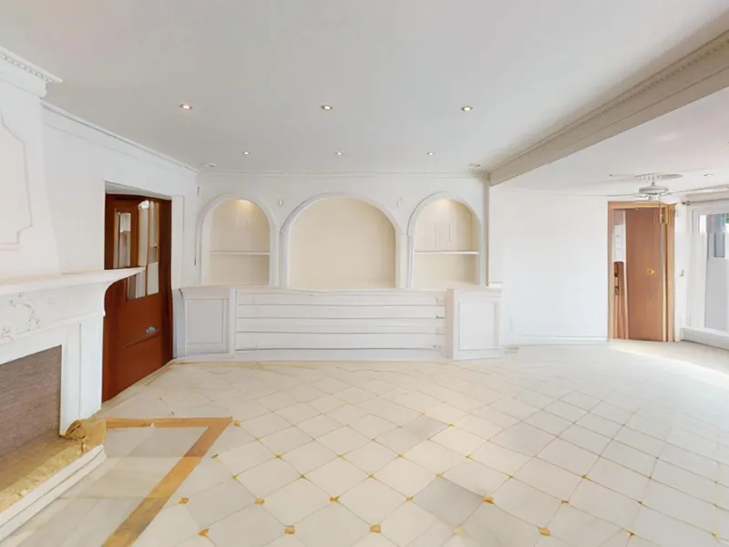House - Detached Villa в продаже в Estepona, Málaga. В доме 4 спален и 4 ванных комнат. Площадь дома 194 м². Площадь участка 500 м²