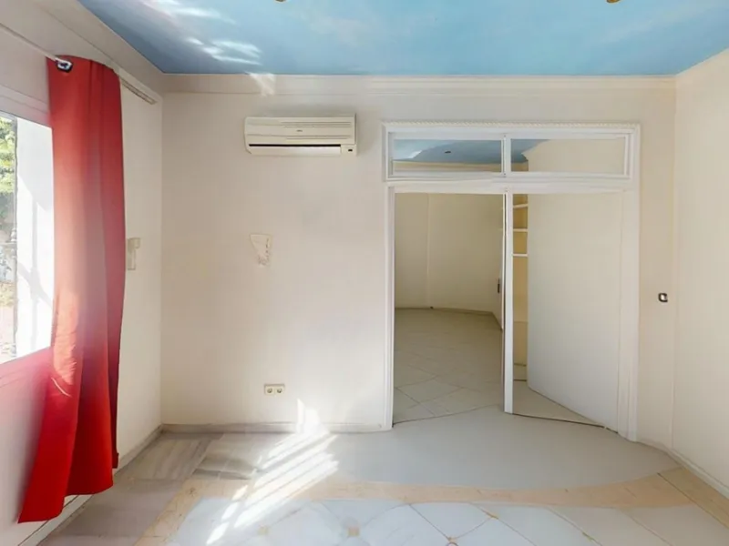 House - Detached Villa в продаже в Estepona, Málaga. В доме 4 спален и 4 ванных комнат. Площадь дома 194 м². Площадь участка 500 м²
