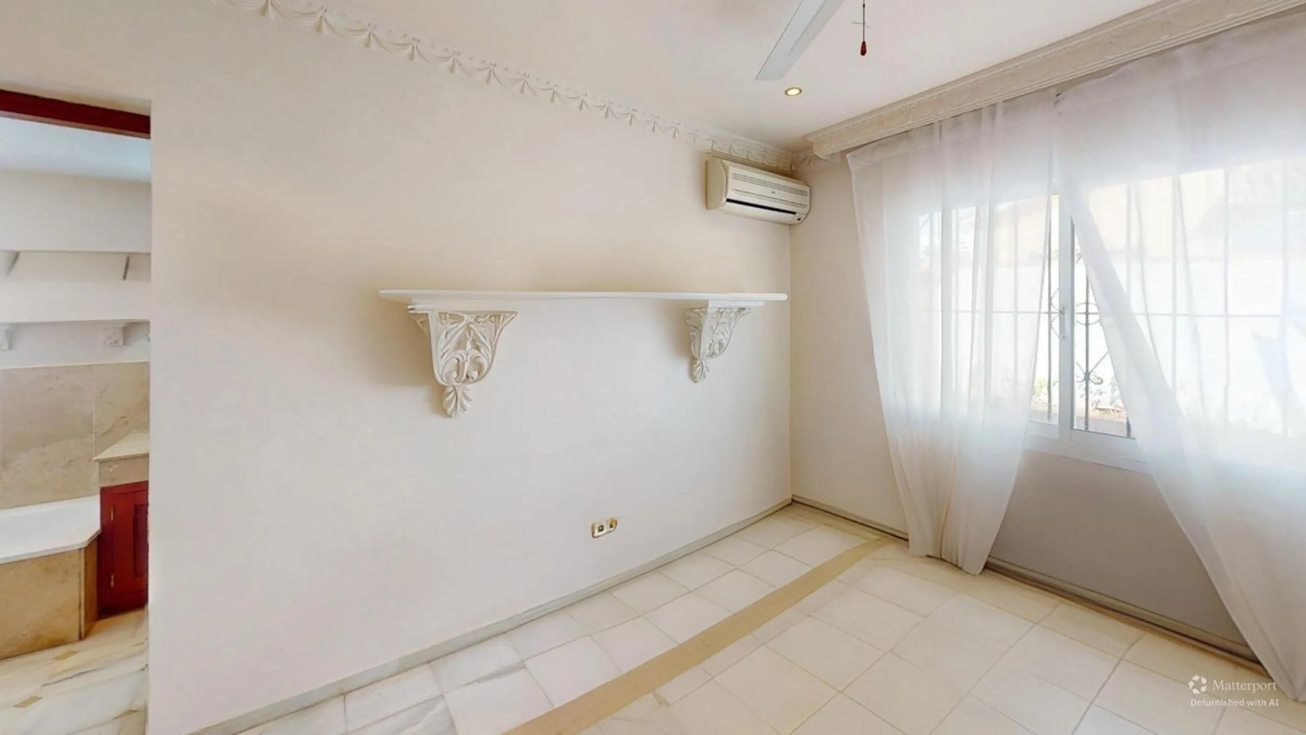 House - Detached Villa в продаже в Estepona, Málaga. В доме 4 спален и 4 ванных комнат. Площадь дома 194 м². Площадь участка 500 м²