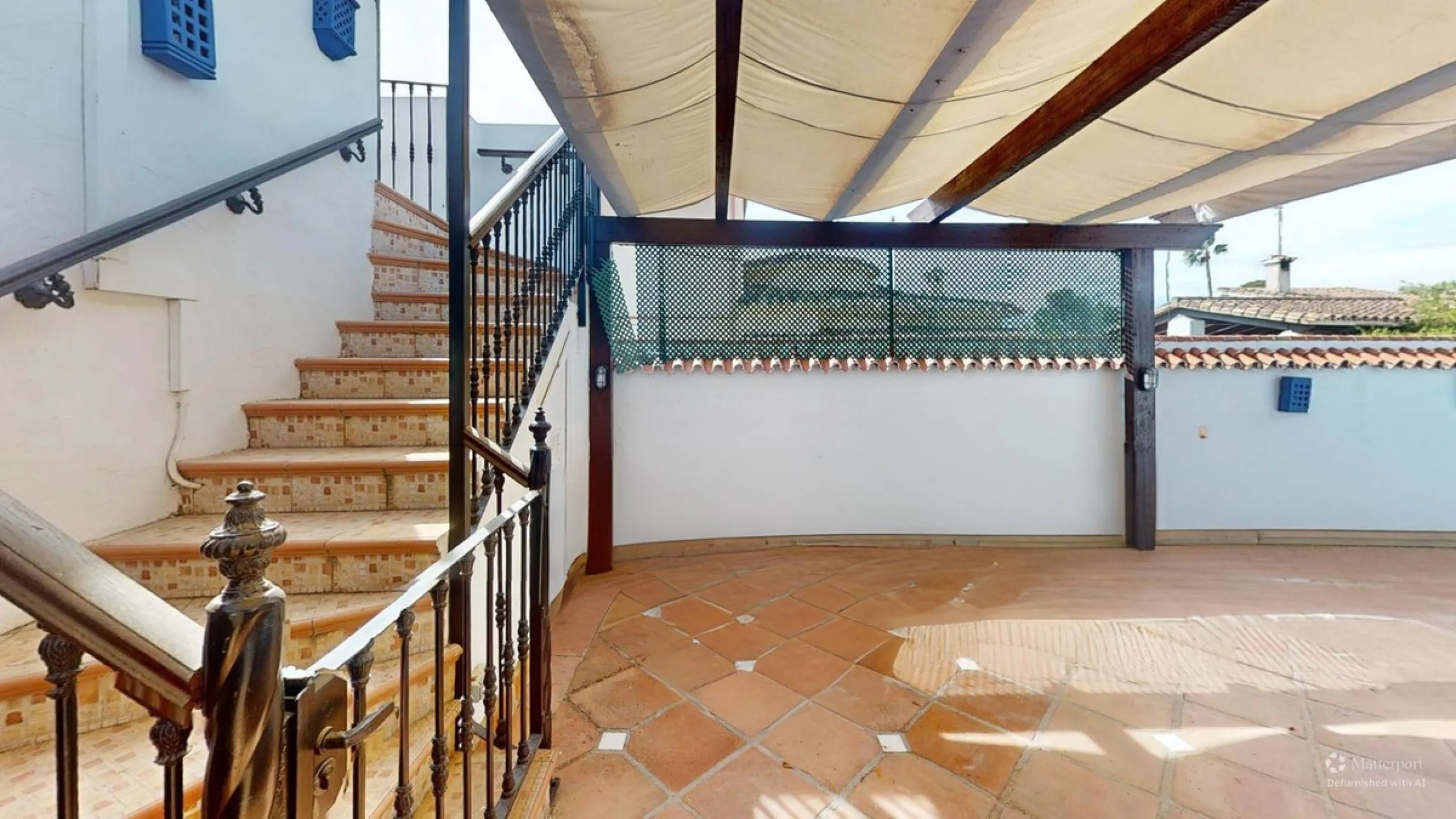 House - Detached Villa в продаже в Estepona, Málaga. В доме 4 спален и 4 ванных комнат. Площадь дома 194 м². Площадь участка 500 м²