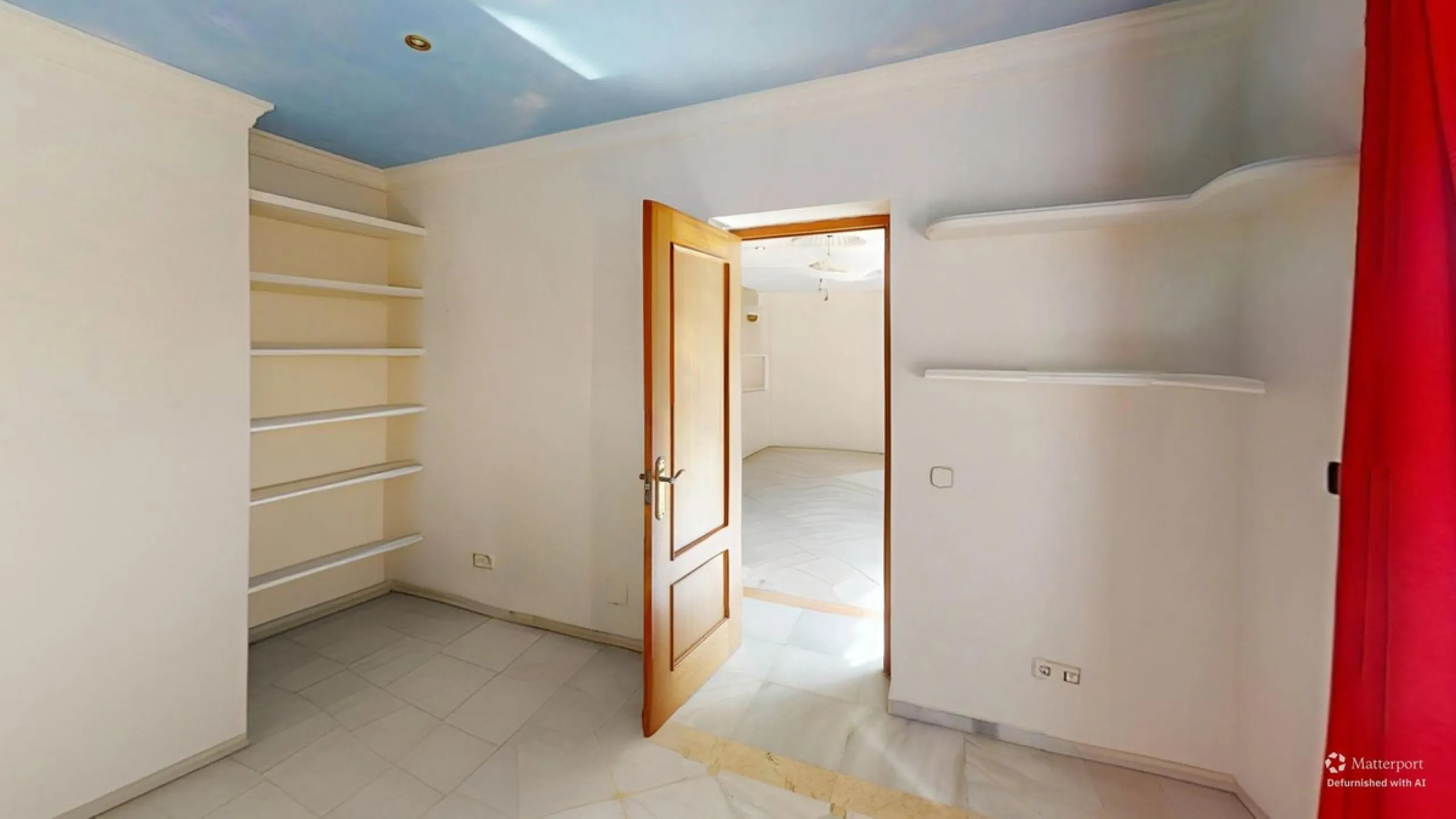 House - Detached Villa в продаже в Estepona, Málaga. В доме 4 спален и 4 ванных комнат. Площадь дома 194 м². Площадь участка 500 м²