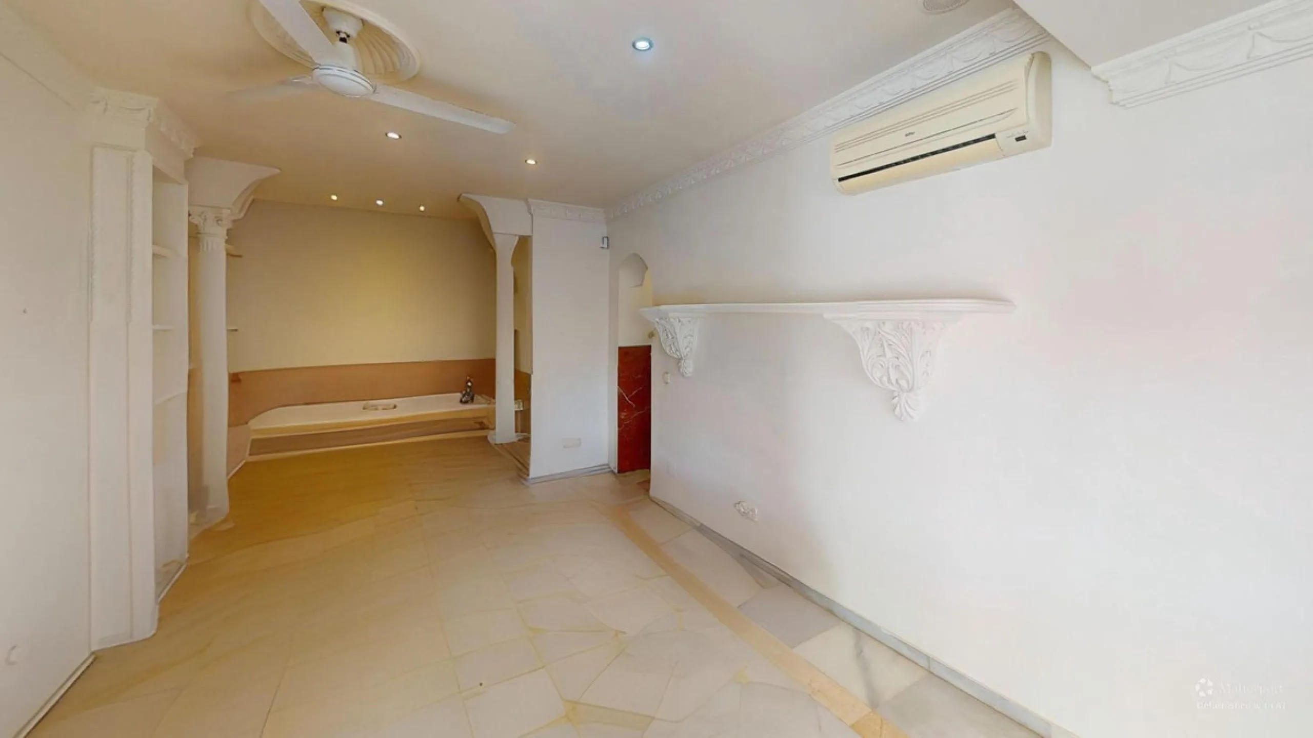 House - Detached Villa в продаже в Estepona, Málaga. В доме 4 спален и 4 ванных комнат. Площадь дома 194 м². Площадь участка 500 м²