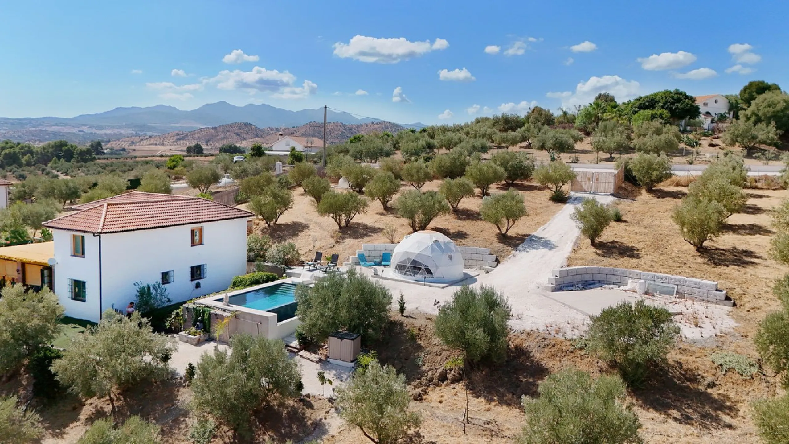 Charming Finca with AFO, salt water Pool & Prime Location in Coín