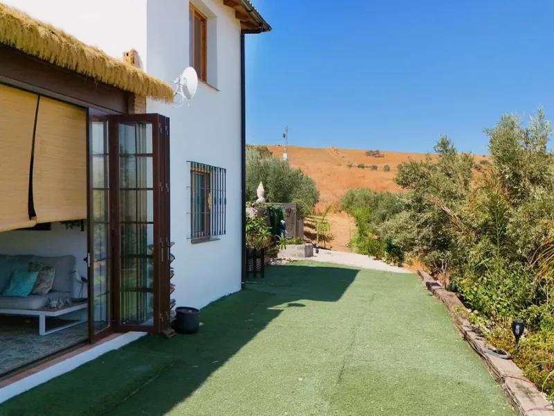 Charming Finca with AFO, salt water Pool & Prime Location in Coín