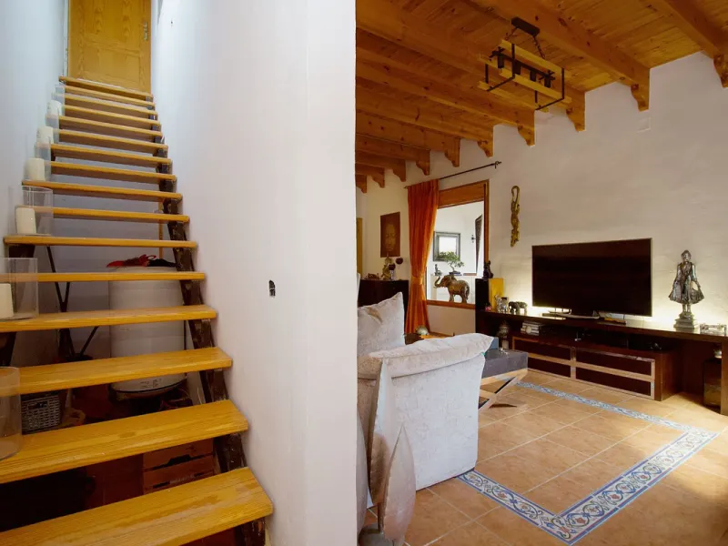 Charming Finca with AFO, salt water Pool & Prime Location in Coín