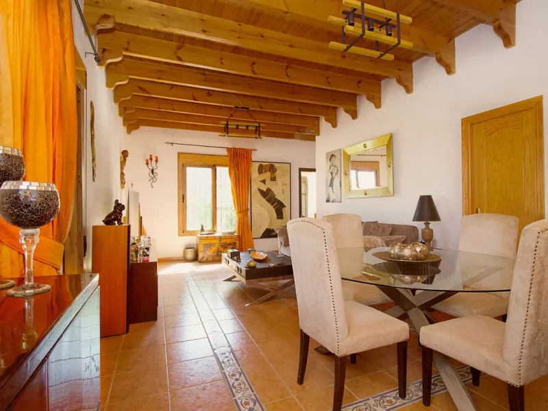 Charming Finca with AFO, salt water Pool & Prime Location in Coín