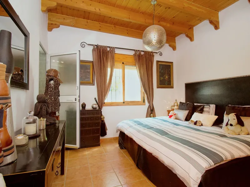 Charming Finca with AFO, salt water Pool & Prime Location in Coín