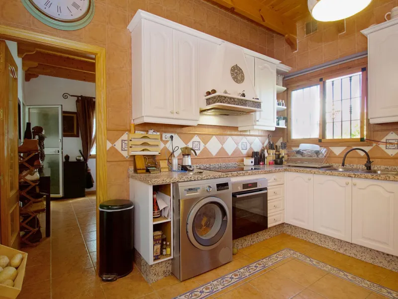Charming Finca with AFO, salt water Pool & Prime Location in Coín