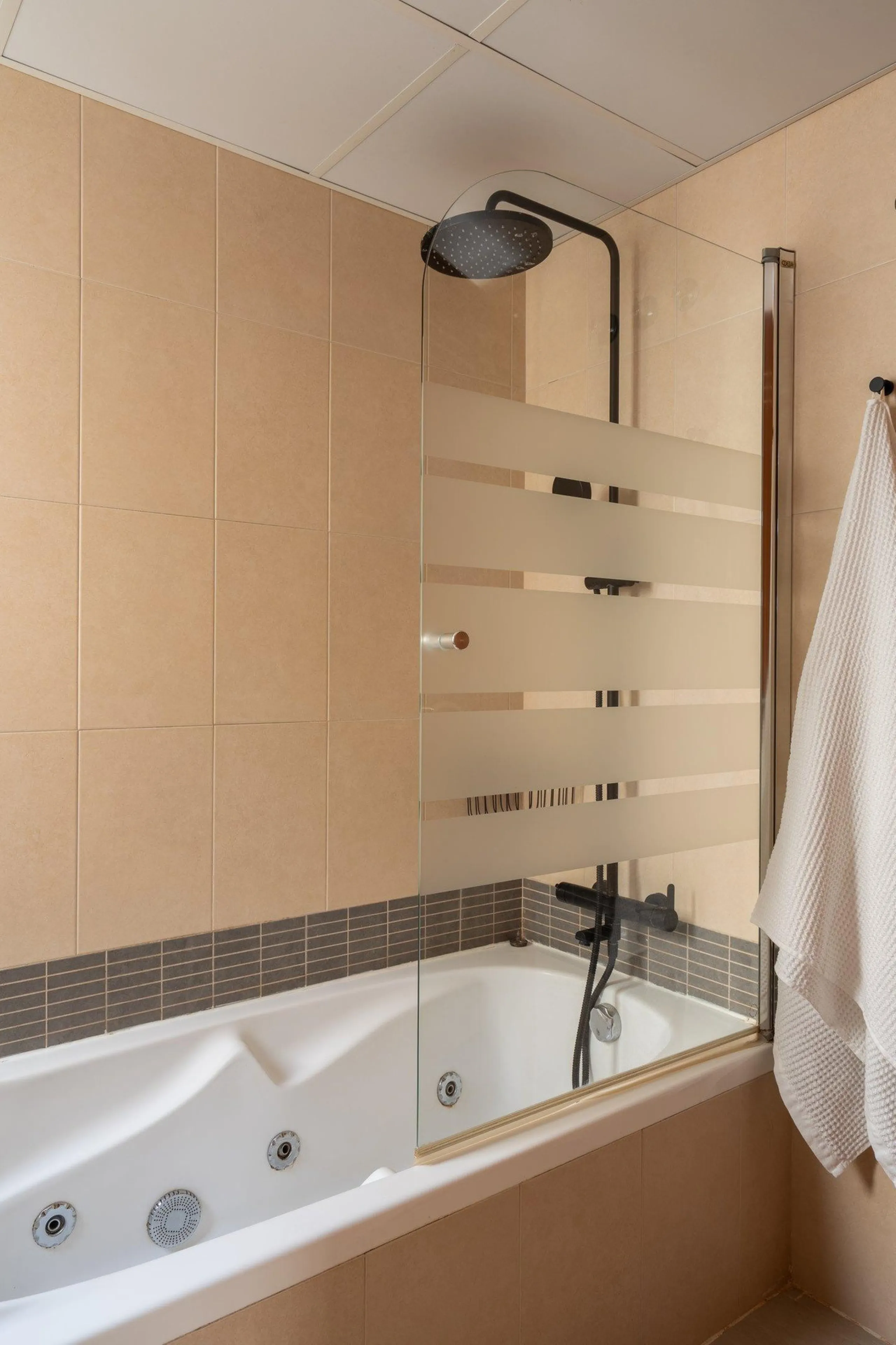 Apartment - Penthouse в продаже в Benalmadena, Málaga. В доме 2 спален и 1 ванных комнат. Площадь дома 52 м²