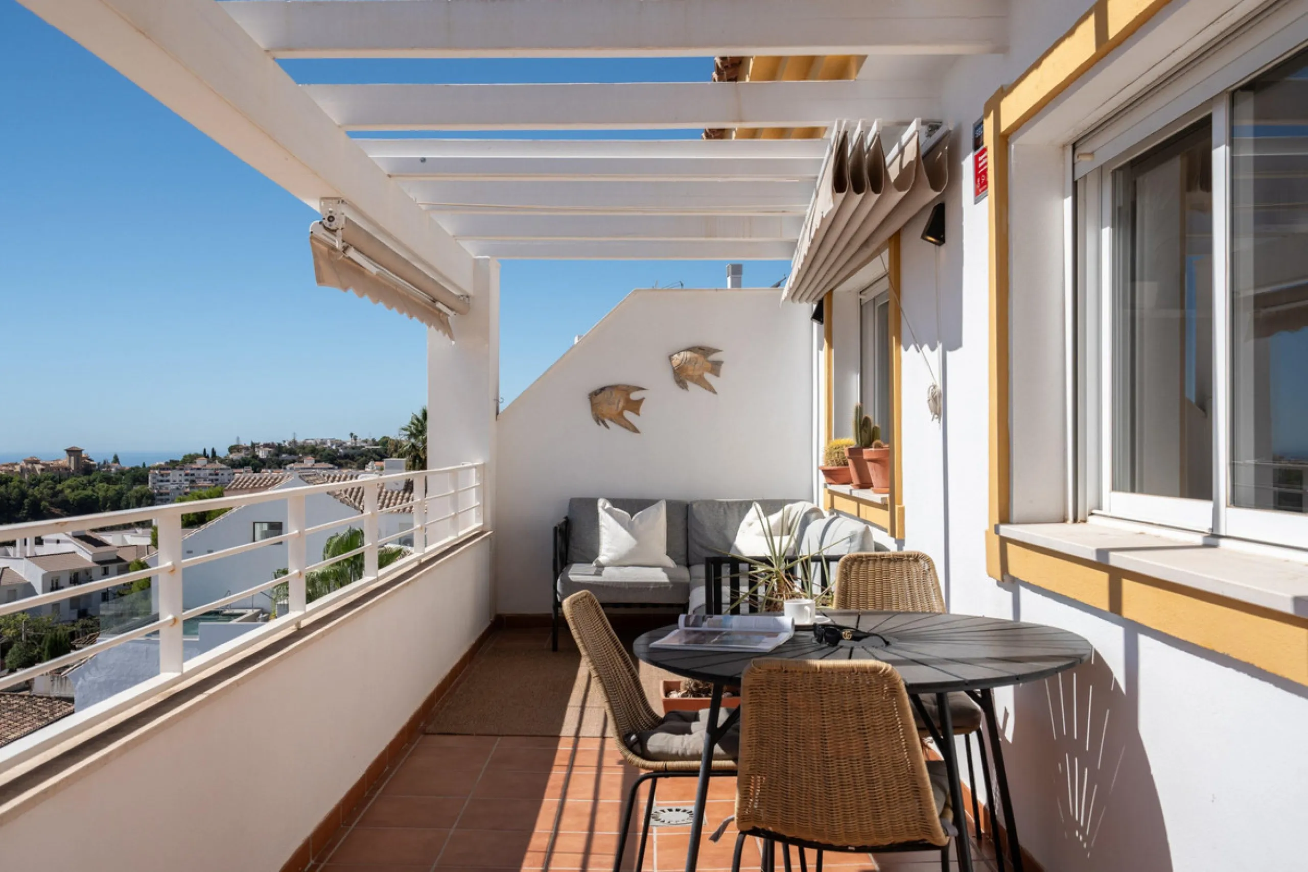 Apartment - Penthouse в продаже в Benalmadena, Málaga. В доме 2 спален и 1 ванных комнат. Площадь дома 52 м²