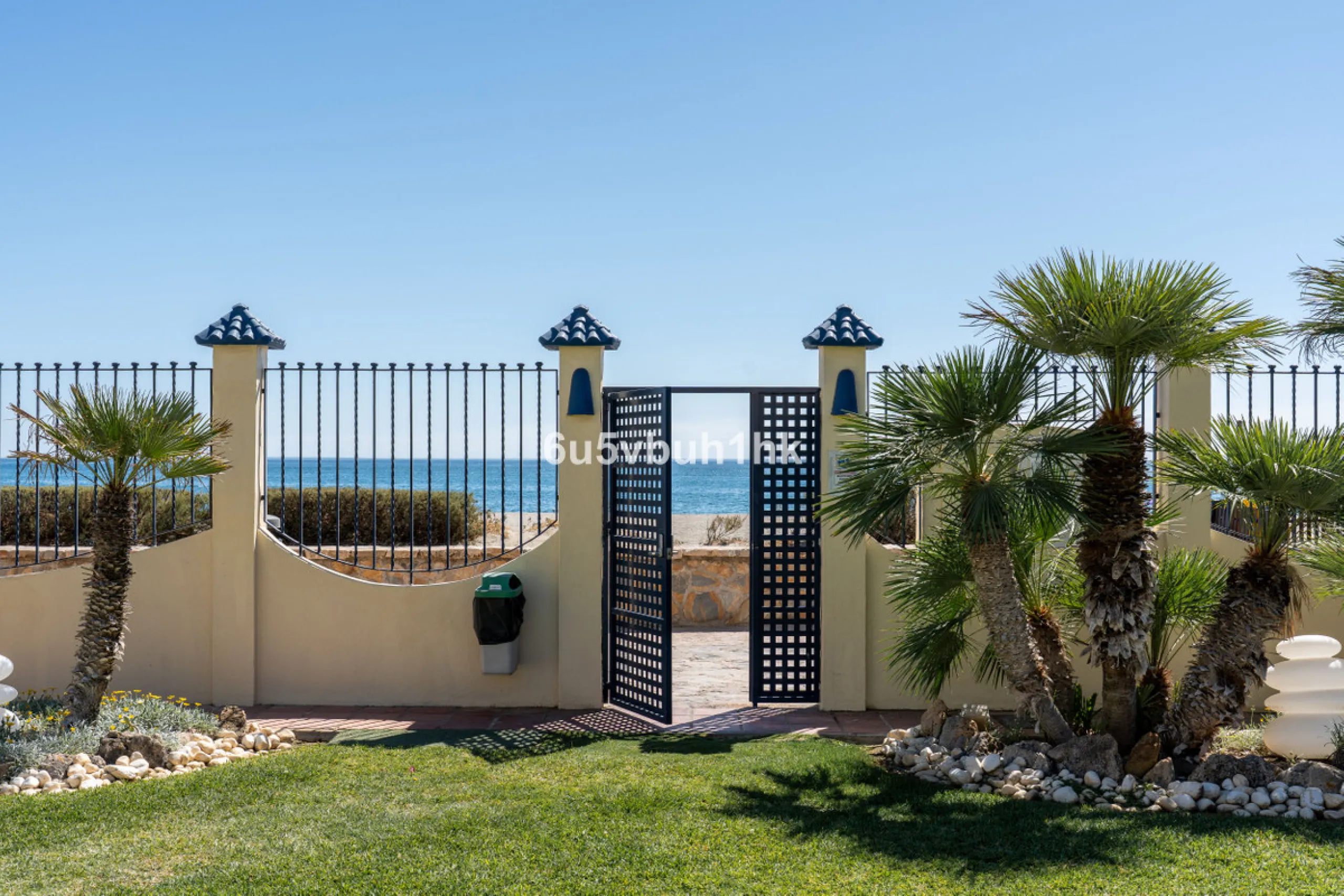 House - Townhouse в продаже в Casares, Málaga. В доме 3 спален и 3 ванных комнат. Площадь дома 167 м². Площадь участка 103 м²