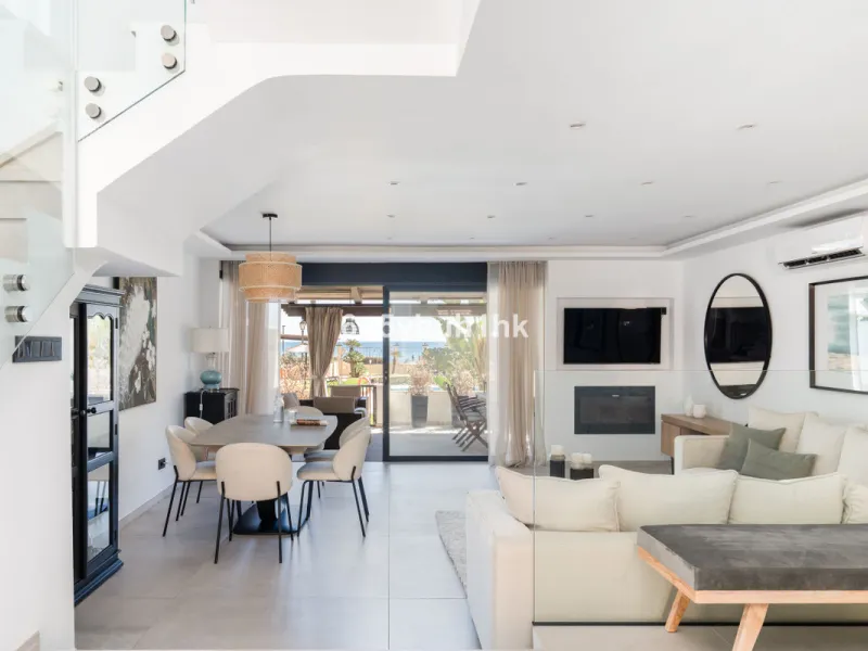 House - Townhouse в продаже в Casares, Málaga. В доме 3 спален и 3 ванных комнат. Площадь дома 167 м². Площадь участка 103 м²