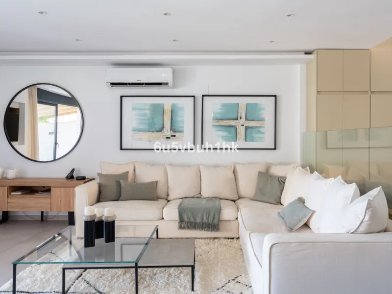 House - Townhouse в продаже в Casares, Málaga. В доме 3 спален и 3 ванных комнат. Площадь дома 167 м². Площадь участка 103 м²