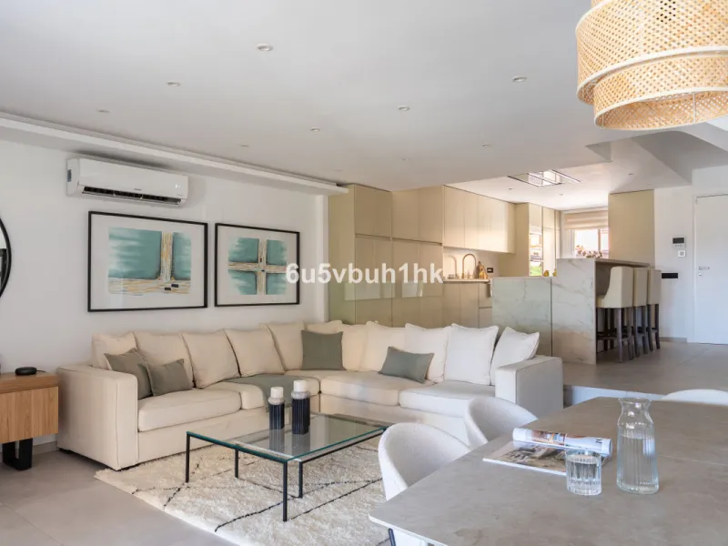 House - Townhouse в продаже в Casares, Málaga. В доме 3 спален и 3 ванных комнат. Площадь дома 167 м². Площадь участка 103 м²