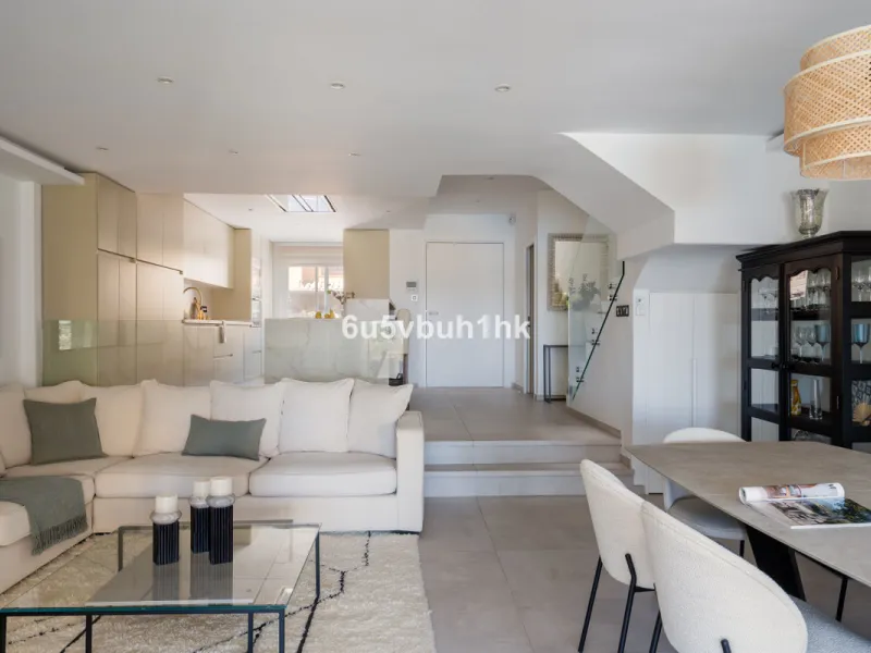 House - Townhouse в продаже в Casares, Málaga. В доме 3 спален и 3 ванных комнат. Площадь дома 167 м². Площадь участка 103 м²