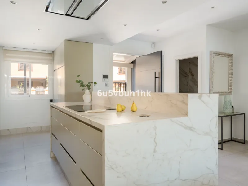 House - Townhouse в продаже в Casares, Málaga. В доме 3 спален и 3 ванных комнат. Площадь дома 167 м². Площадь участка 103 м²