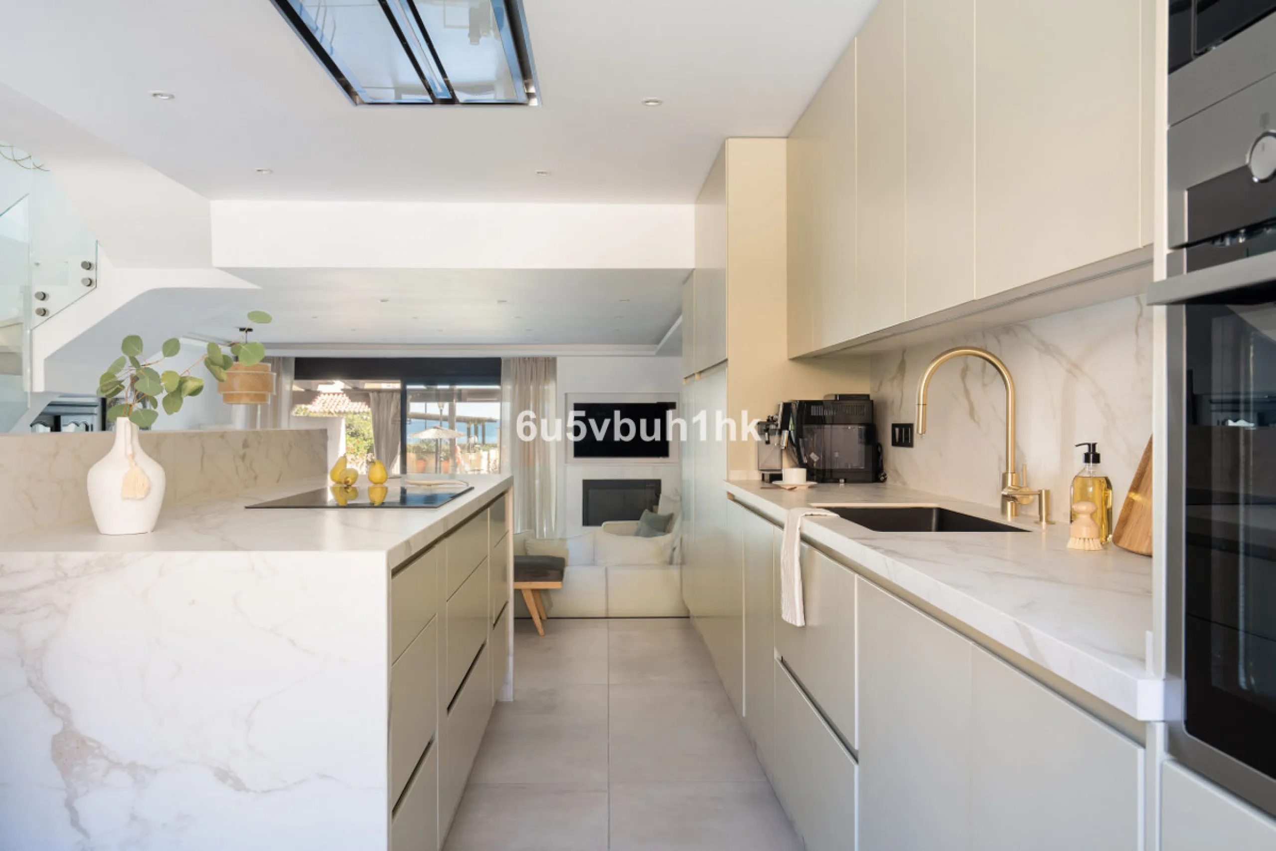 House - Townhouse в продаже в Casares, Málaga. В доме 3 спален и 3 ванных комнат. Площадь дома 167 м². Площадь участка 103 м²