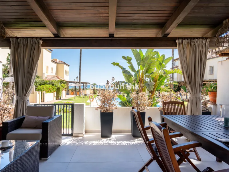 House - Townhouse в продаже в Casares, Málaga. В доме 3 спален и 3 ванных комнат. Площадь дома 167 м². Площадь участка 103 м²