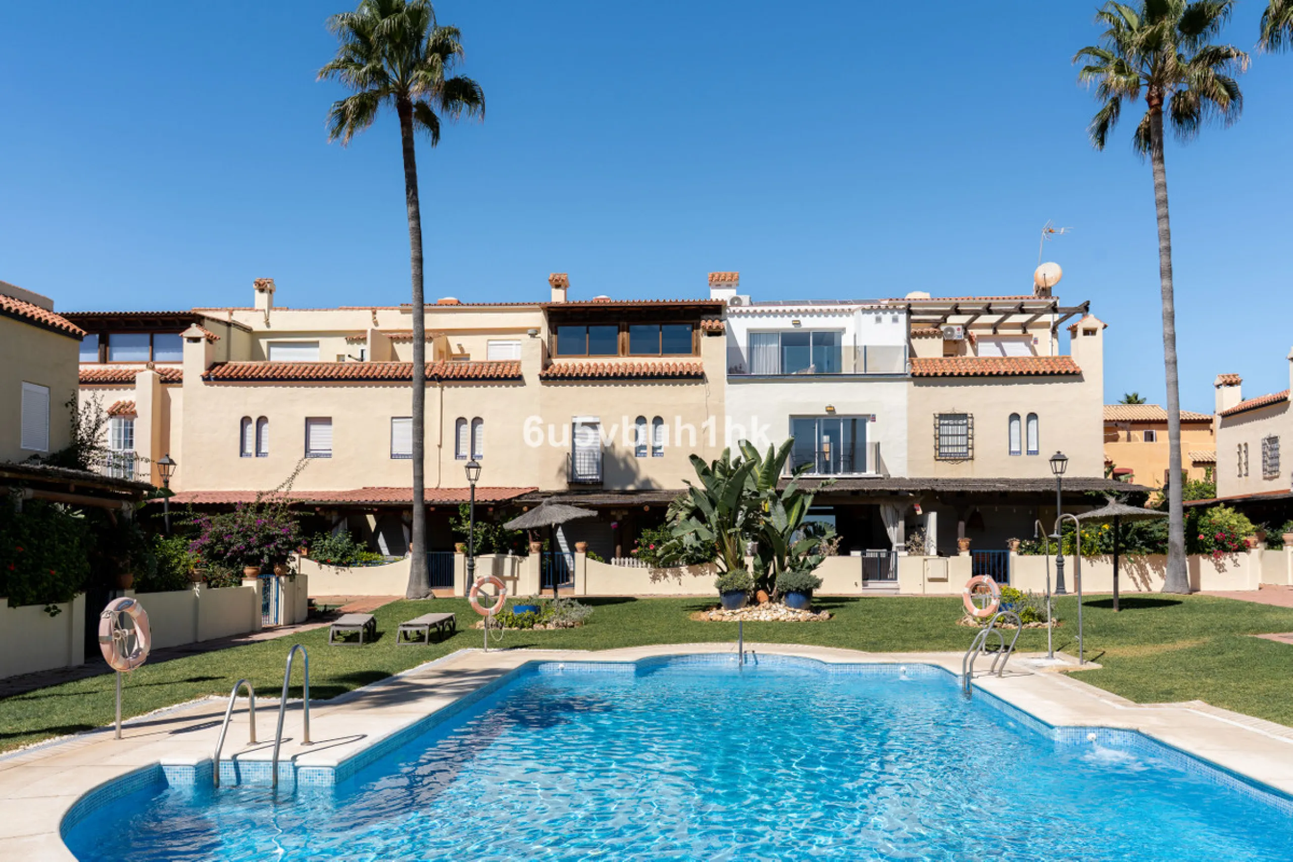 House - Townhouse в продаже в Casares, Málaga. В доме 3 спален и 3 ванных комнат. Площадь дома 167 м². Площадь участка 103 м²