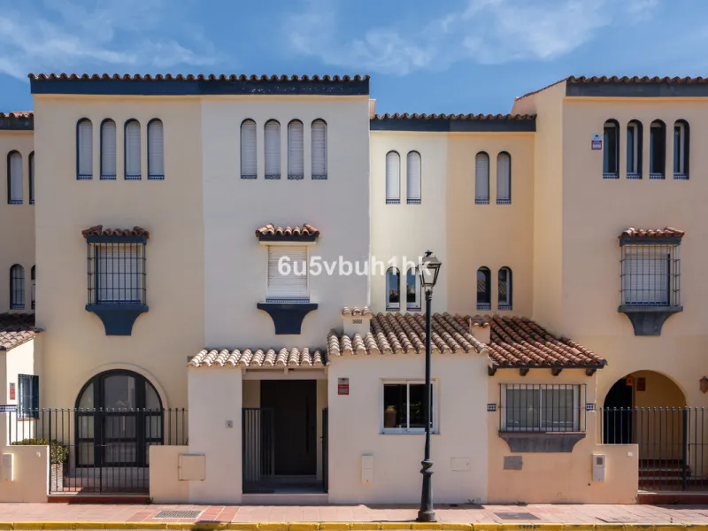 House - Townhouse в продаже в Casares, Málaga. В доме 3 спален и 3 ванных комнат. Площадь дома 167 м². Площадь участка 103 м²