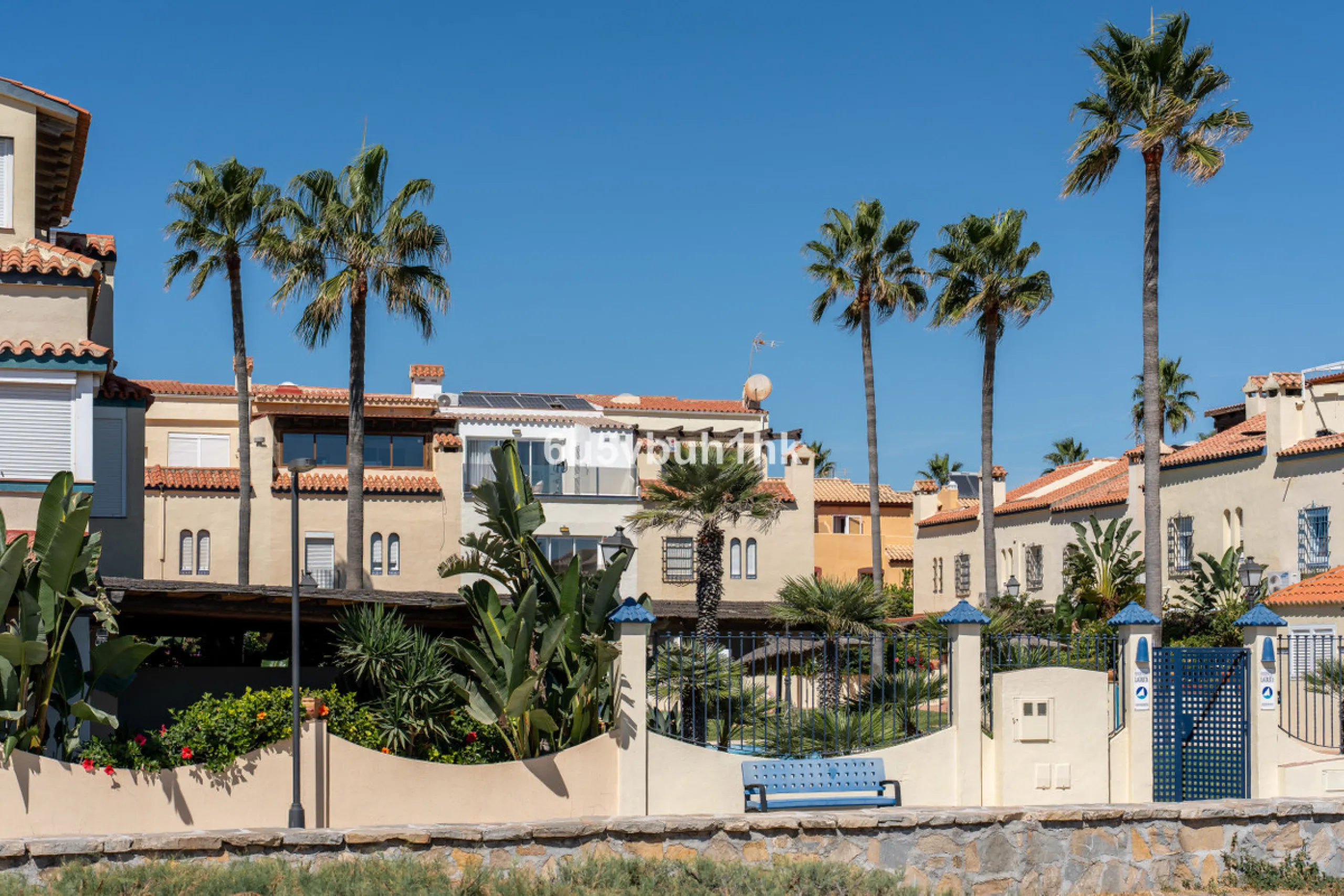House - Townhouse в продаже в Casares, Málaga. В доме 3 спален и 3 ванных комнат. Площадь дома 167 м². Площадь участка 103 м²
