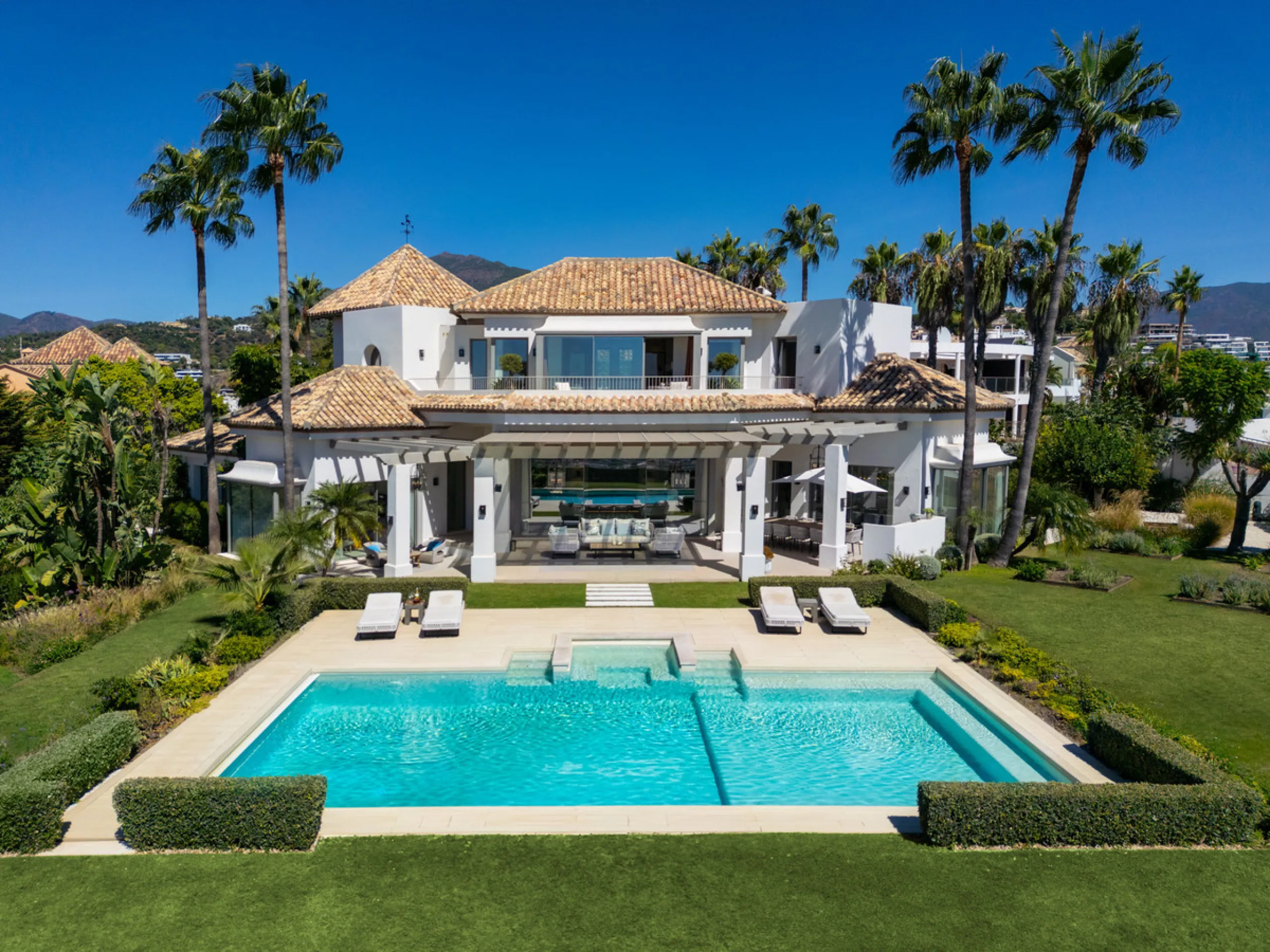 Villa Aguila is a remarkable villa for sale in Monte Halcones, Benahavís, offering a refined balance of modern elegance and timeless Andalusian character. Fully renovated in 2022, this three-story residence combines complete privacy with excellent connect