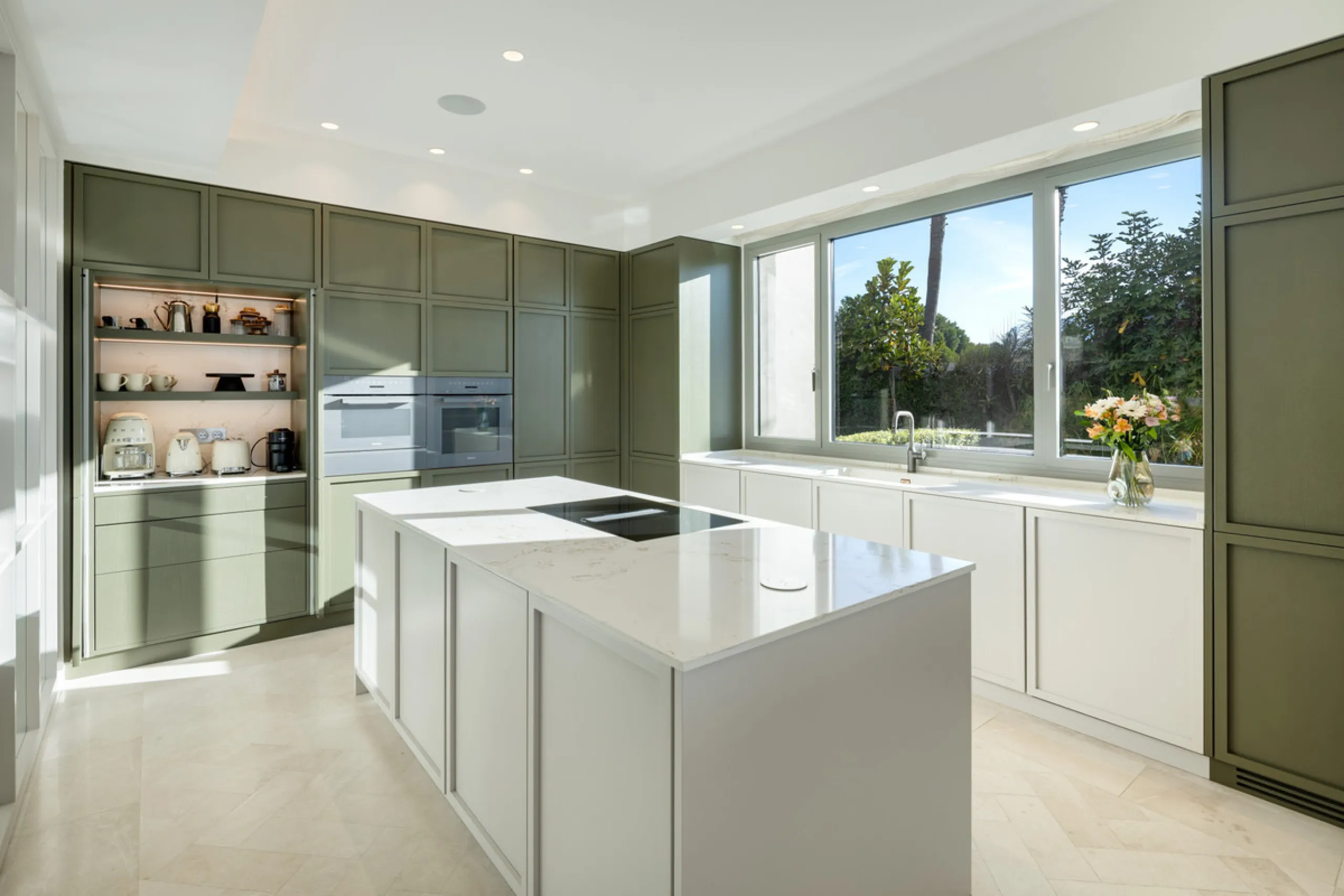 Villa Aguila is a remarkable villa for sale in Monte Halcones, Benahavís, offering a refined balance of modern elegance and timeless Andalusian character. Fully renovated in 2022, this three-story residence combines complete privacy with excellent connect