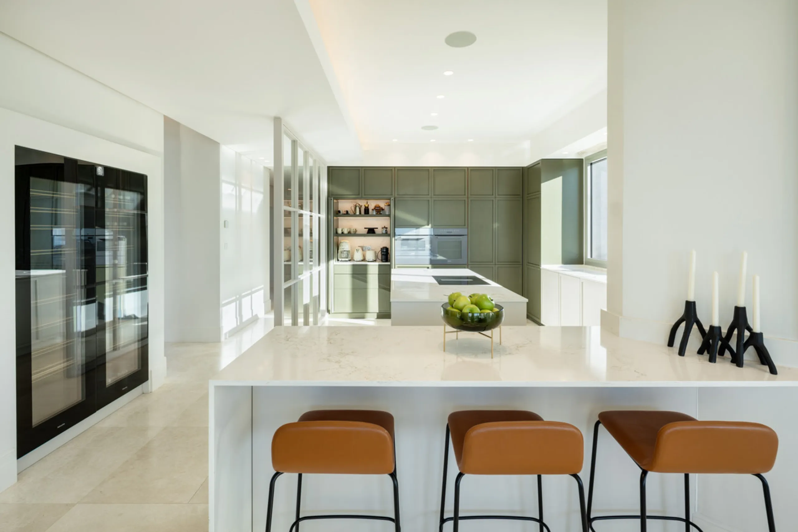 Villa Aguila is a remarkable villa for sale in Monte Halcones, Benahavís, offering a refined balance of modern elegance and timeless Andalusian character. Fully renovated in 2022, this three-story residence combines complete privacy with excellent connect