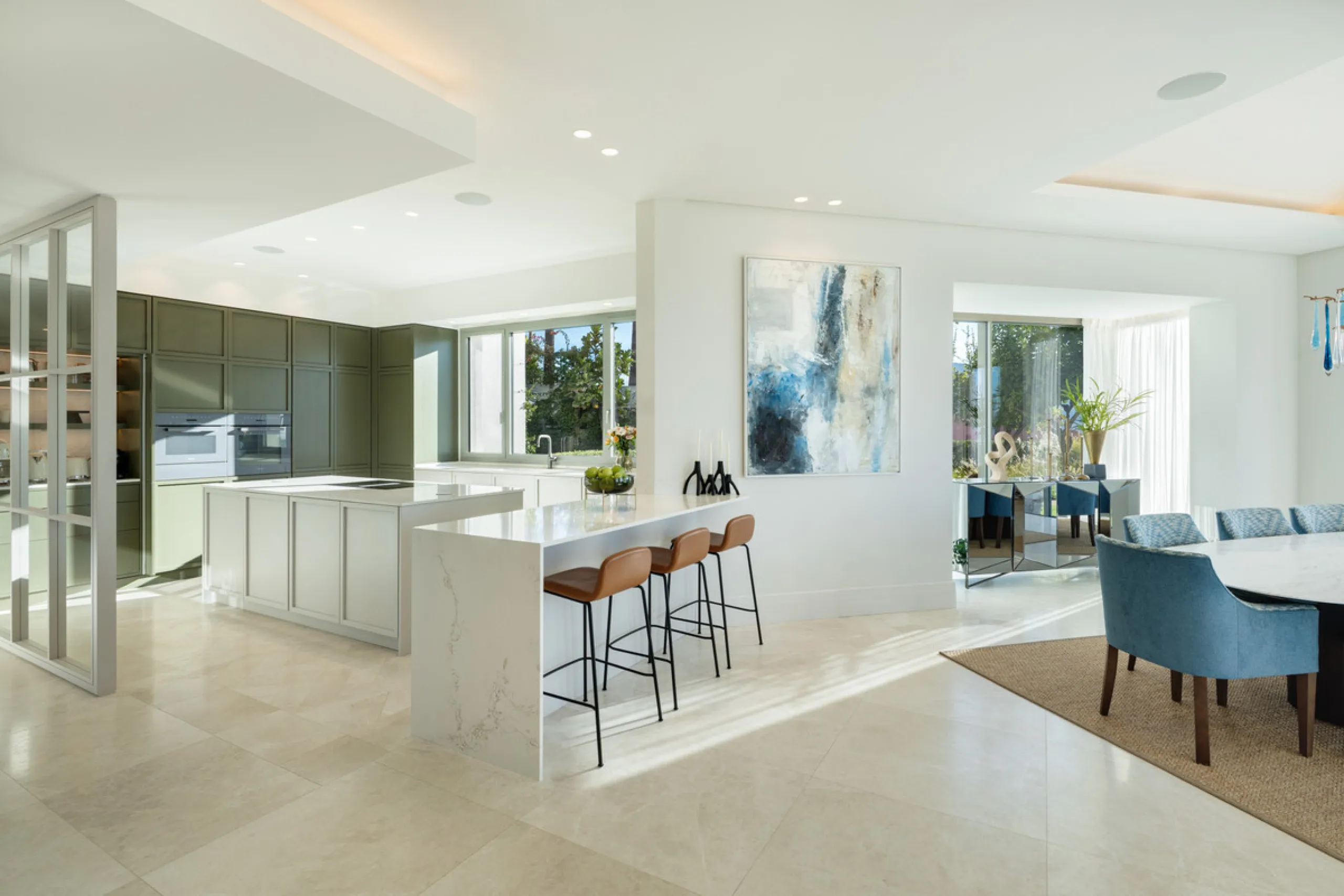 Villa Aguila is a remarkable villa for sale in Monte Halcones, Benahavís, offering a refined balance of modern elegance and timeless Andalusian character. Fully renovated in 2022, this three-story residence combines complete privacy with excellent connect