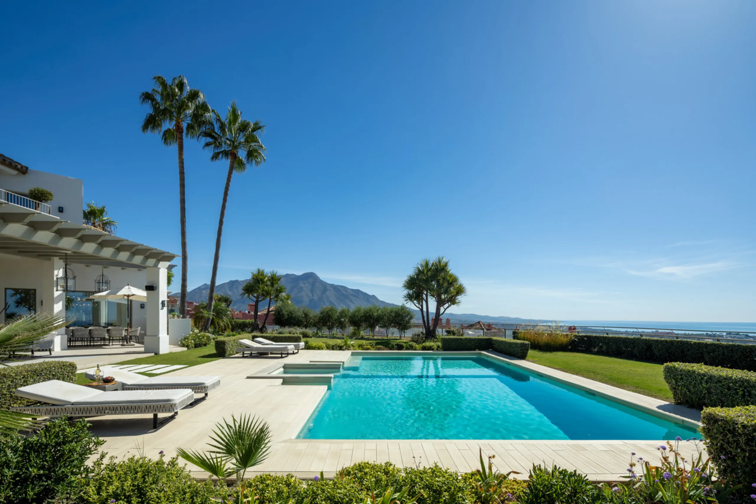 Villa Aguila is a remarkable villa for sale in Monte Halcones, Benahavís, offering a refined balance of modern elegance and timeless Andalusian character. Fully renovated in 2022, this three-story residence combines complete privacy with excellent connect
