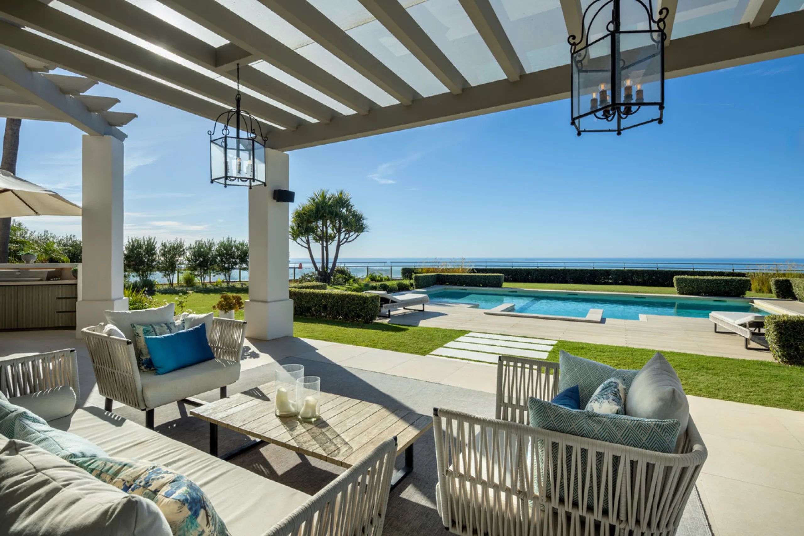 Villa Aguila is a remarkable villa for sale in Monte Halcones, Benahavís, offering a refined balance of modern elegance and timeless Andalusian character. Fully renovated in 2022, this three-story residence combines complete privacy with excellent connect