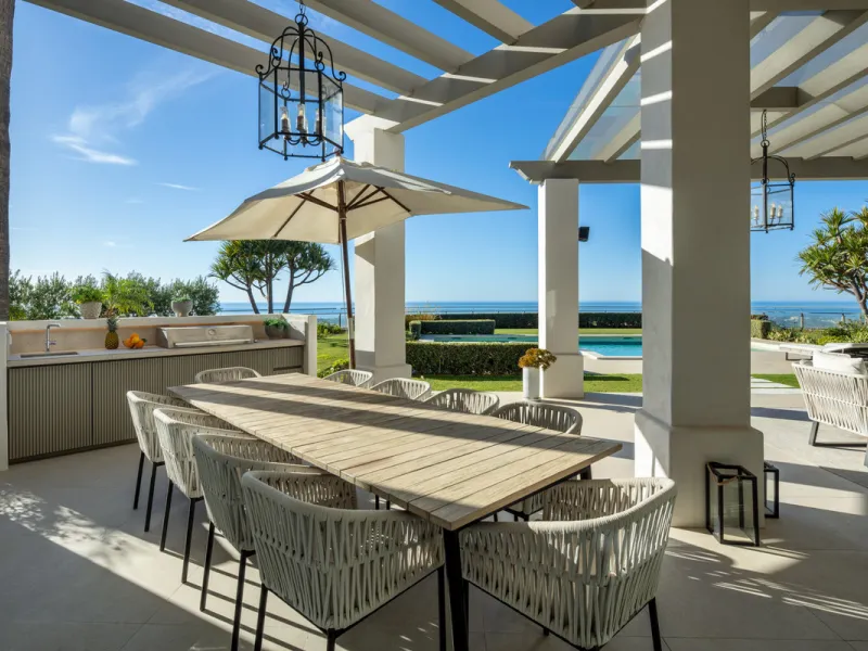 Villa Aguila is a remarkable villa for sale in Monte Halcones, Benahavís, offering a refined balance of modern elegance and timeless Andalusian character. Fully renovated in 2022, this three-story residence combines complete privacy with excellent connect