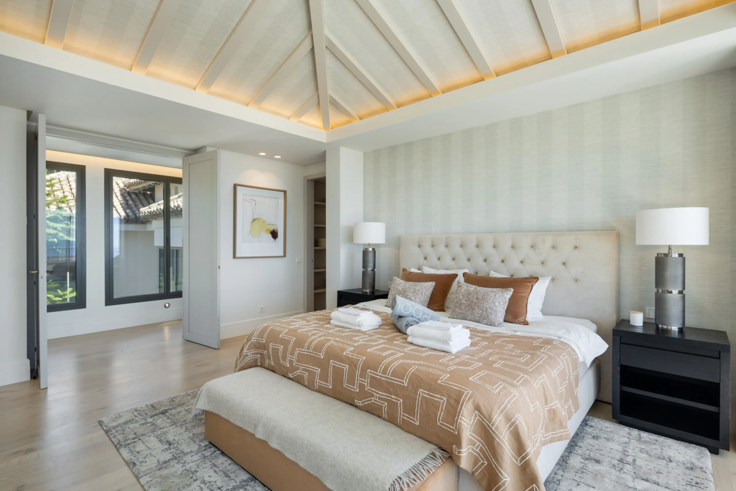Villa Aguila is a remarkable villa for sale in Monte Halcones, Benahavís, offering a refined balance of modern elegance and timeless Andalusian character. Fully renovated in 2022, this three-story residence combines complete privacy with excellent connect