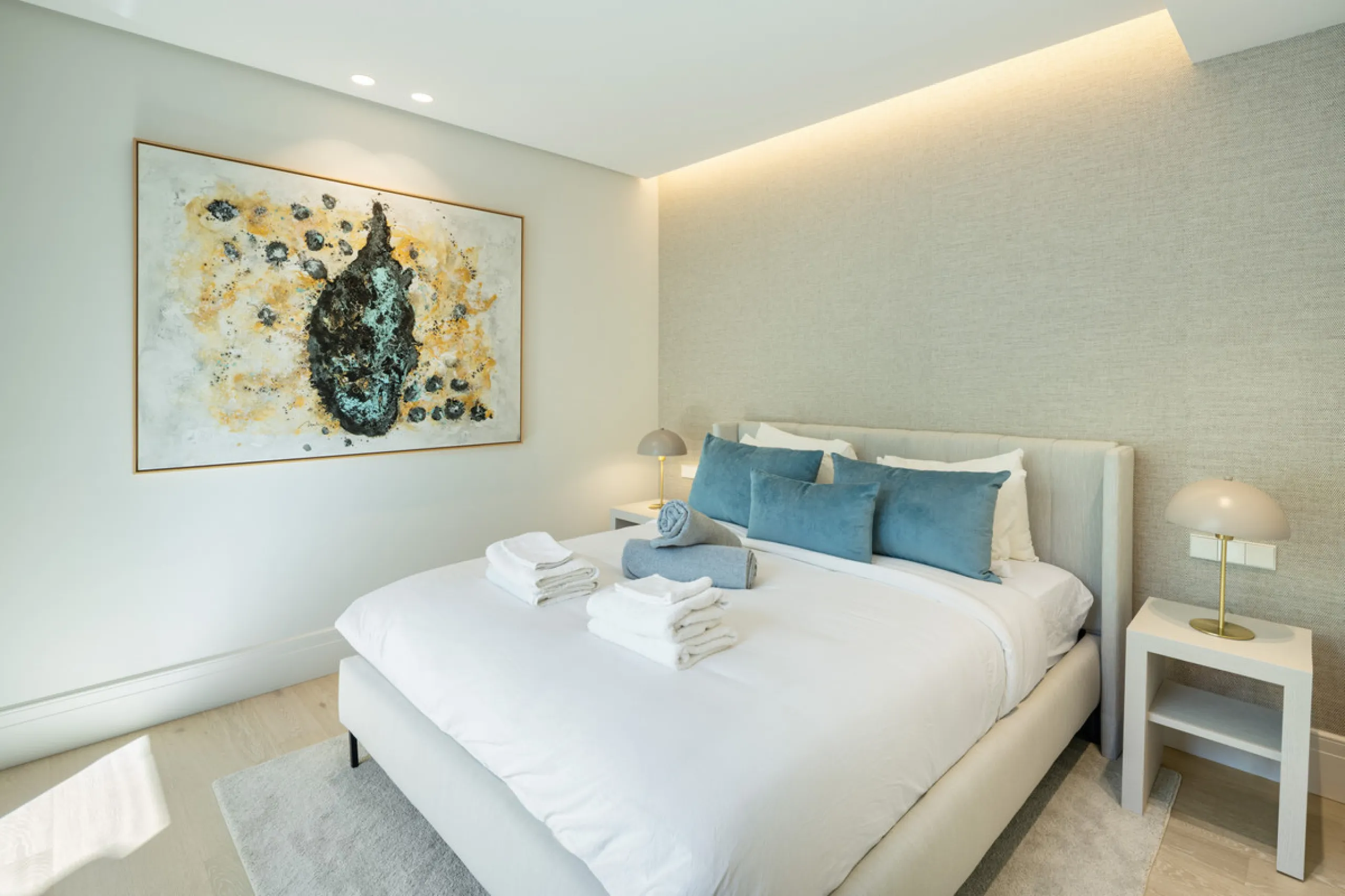 Villa Aguila is a remarkable villa for sale in Monte Halcones, Benahavís, offering a refined balance of modern elegance and timeless Andalusian character. Fully renovated in 2022, this three-story residence combines complete privacy with excellent connect