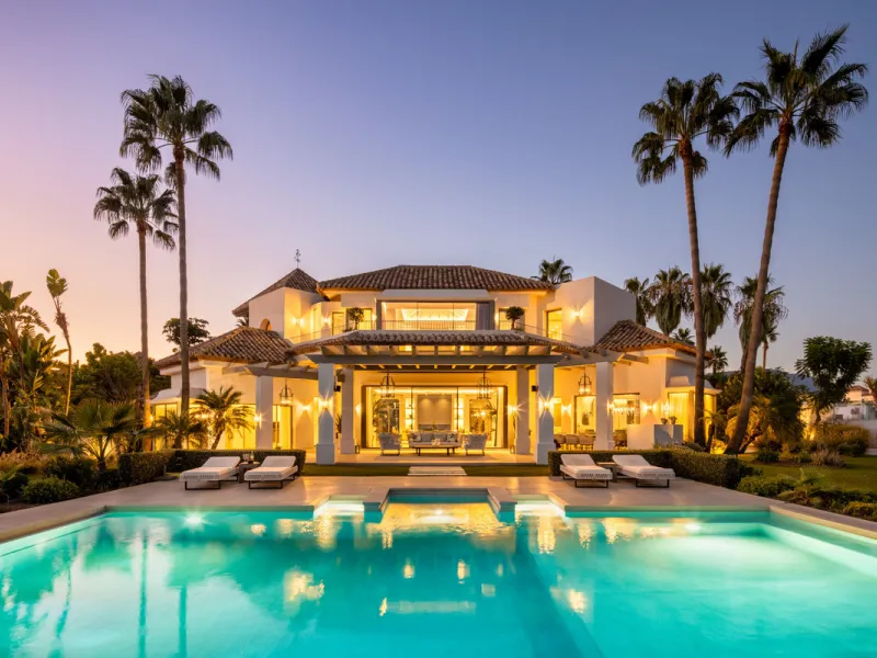 Villa Aguila is a remarkable villa for sale in Monte Halcones, Benahavís, offering a refined balance of modern elegance and timeless Andalusian character. Fully renovated in 2022, this three-story residence combines complete privacy with excellent connect