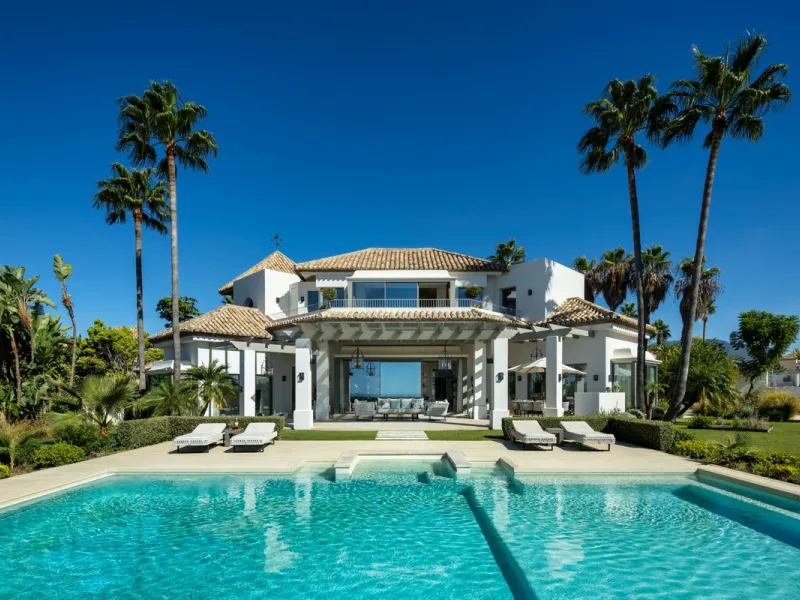 Villa Aguila is a remarkable villa for sale in Monte Halcones, Benahavís, offering a refined balance of modern elegance and timeless Andalusian character. Fully renovated in 2022, this three-story residence combines complete privacy with excellent connect