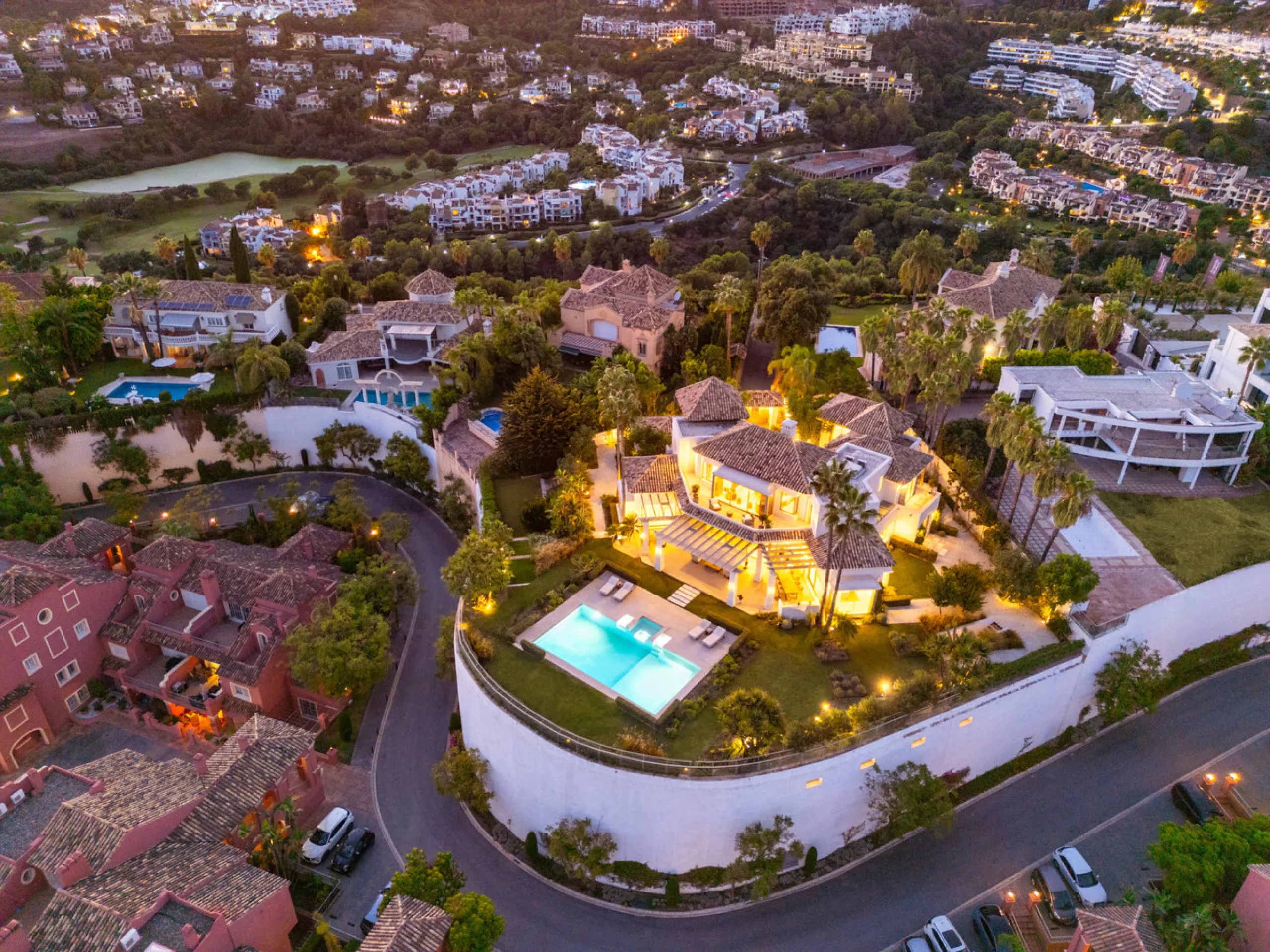 Villa Aguila is a remarkable villa for sale in Monte Halcones, Benahavís, offering a refined balance of modern elegance and timeless Andalusian character. Fully renovated in 2022, this three-story residence combines complete privacy with excellent connect