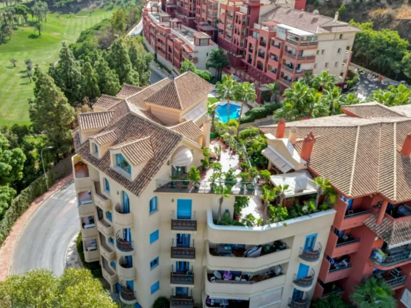 Apartment - Penthouse Duplex в продаже в Benalmadena, Málaga. В доме 5 спален и 3 ванных комнат. Площадь дома 336 м²