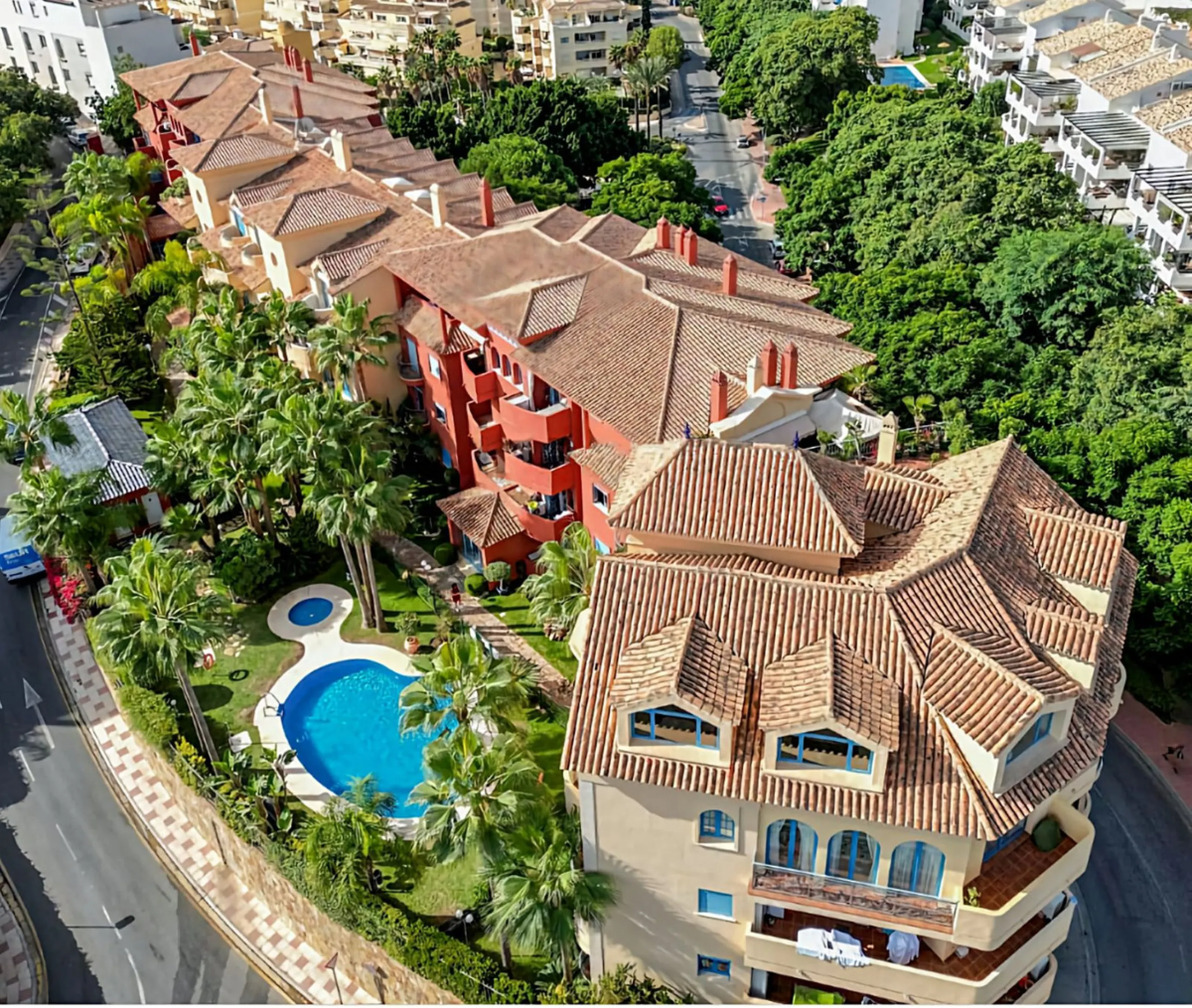 Apartment - Penthouse Duplex в продаже в Benalmadena, Málaga. В доме 5 спален и 3 ванных комнат. Площадь дома 336 м²
