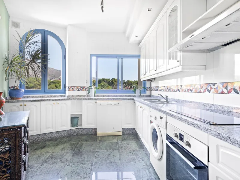 Apartment - Penthouse Duplex в продаже в Benalmadena, Málaga. В доме 5 спален и 3 ванных комнат. Площадь дома 336 м²