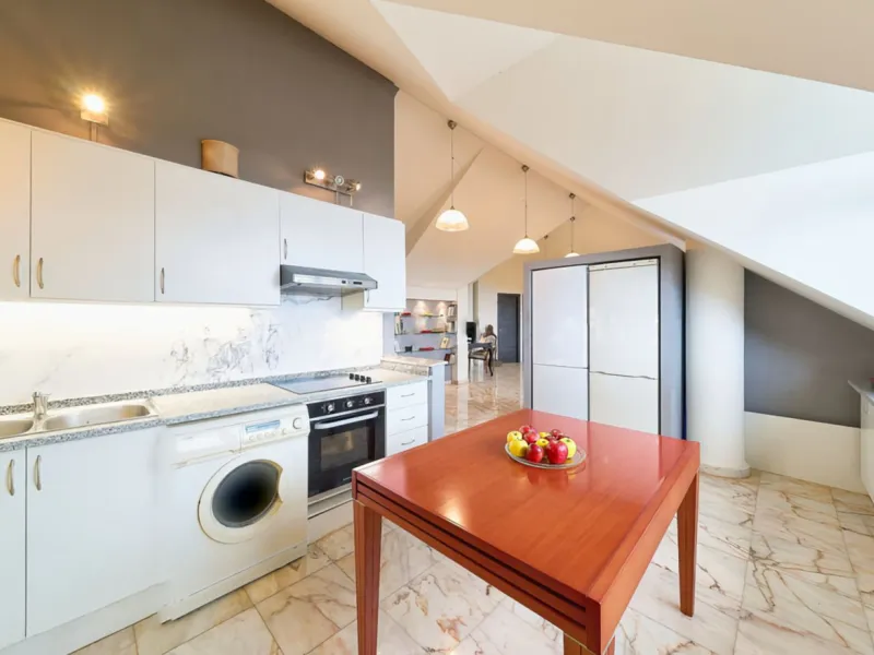 Apartment - Penthouse Duplex в продаже в Benalmadena, Málaga. В доме 5 спален и 3 ванных комнат. Площадь дома 336 м²