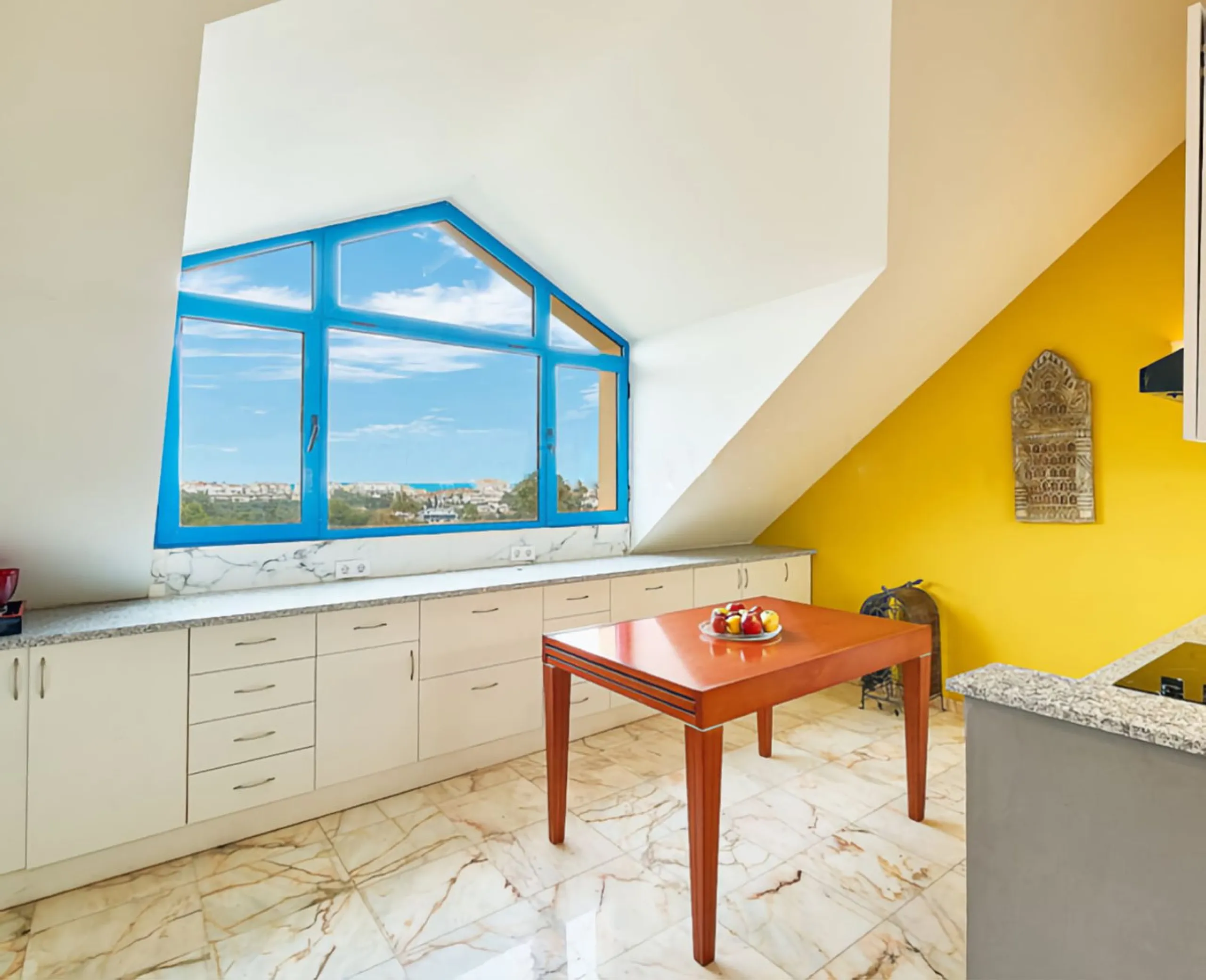 Apartment - Penthouse Duplex в продаже в Benalmadena, Málaga. В доме 5 спален и 3 ванных комнат. Площадь дома 336 м²