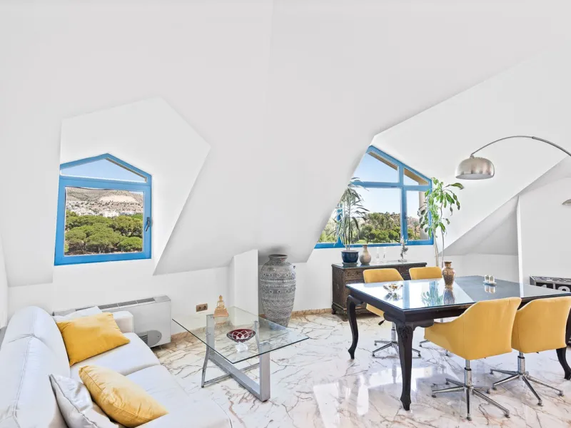 Apartment - Penthouse Duplex в продаже в Benalmadena, Málaga. В доме 5 спален и 3 ванных комнат. Площадь дома 336 м²