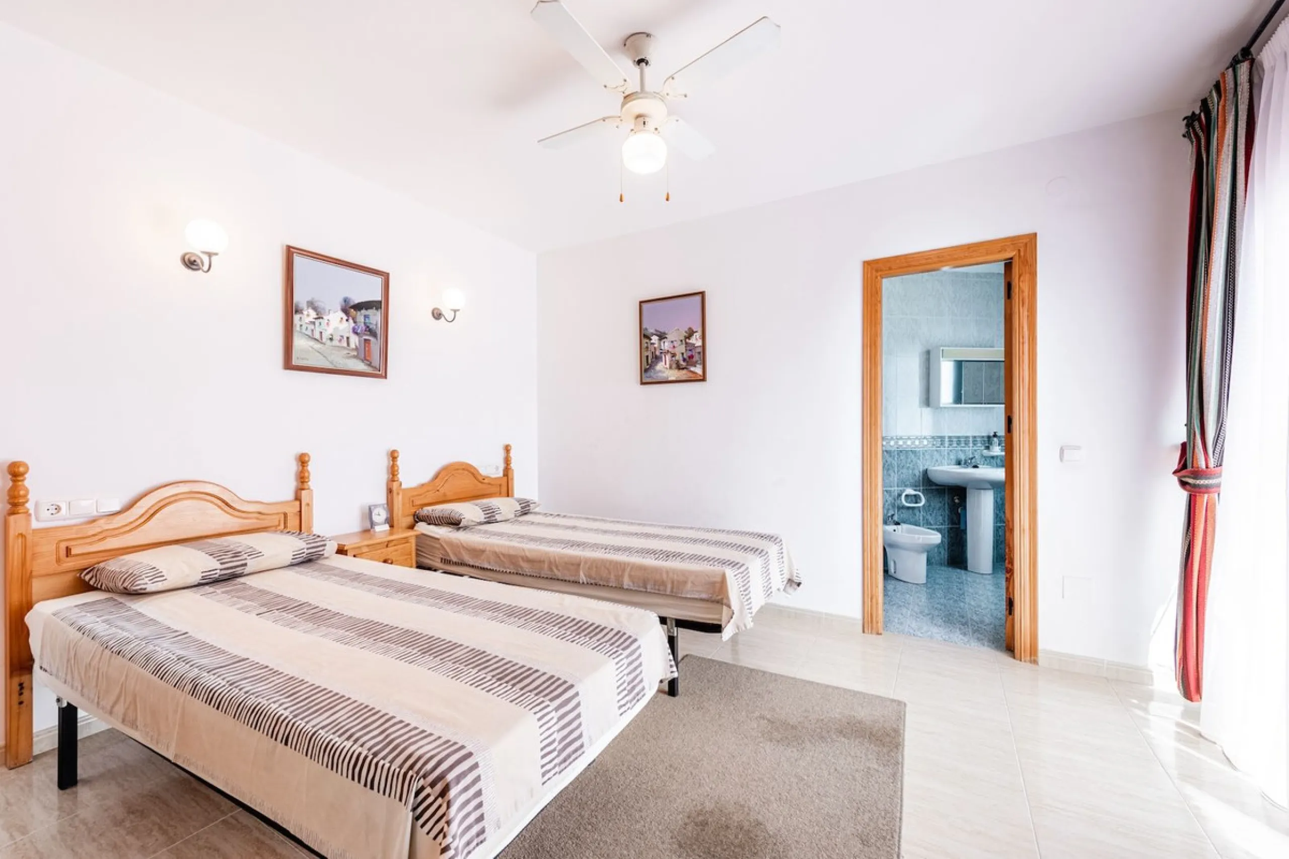 Stunning 5-Bedroom Villa with Separate Apartment in Exclusive Cortijos San Rafael