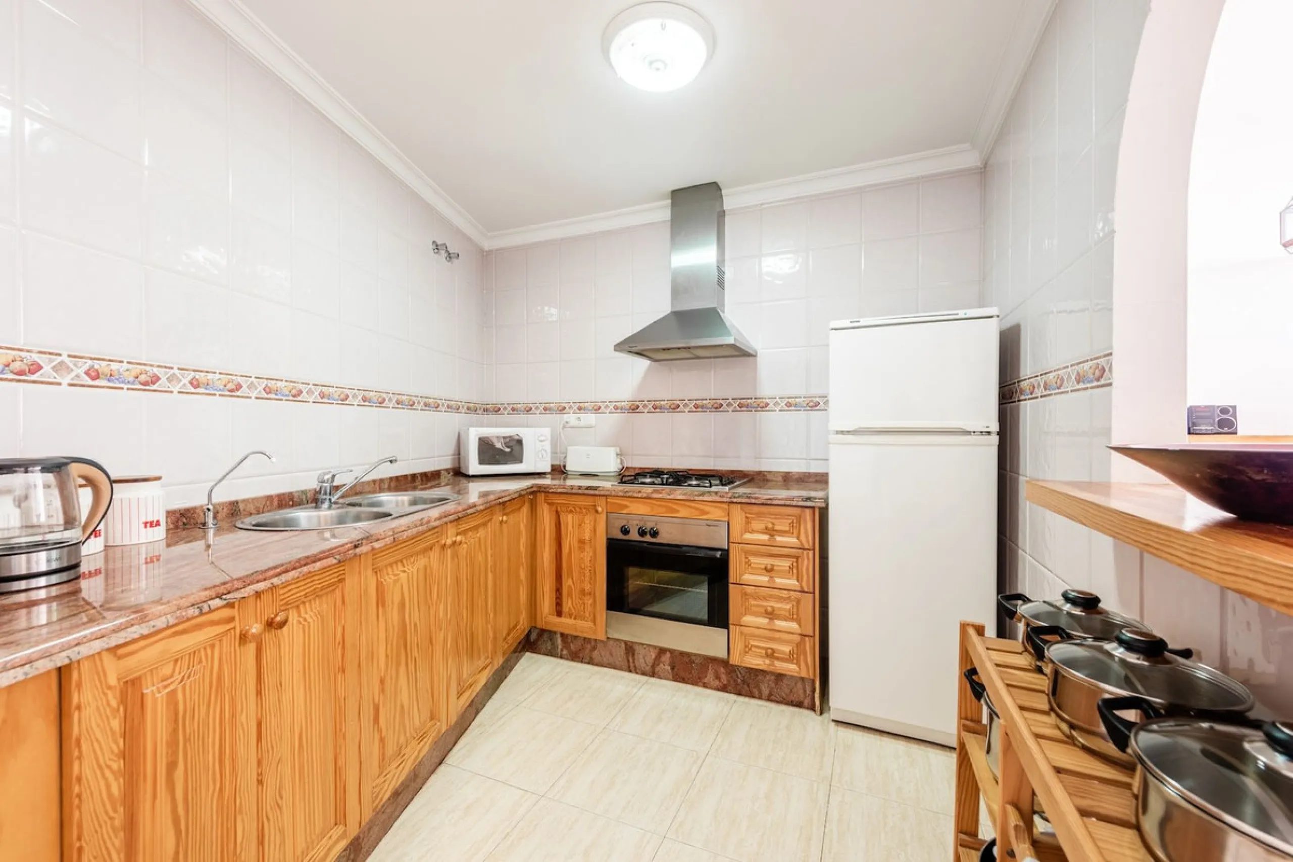 Stunning 5-Bedroom Villa with Separate Apartment in Exclusive Cortijos San Rafael