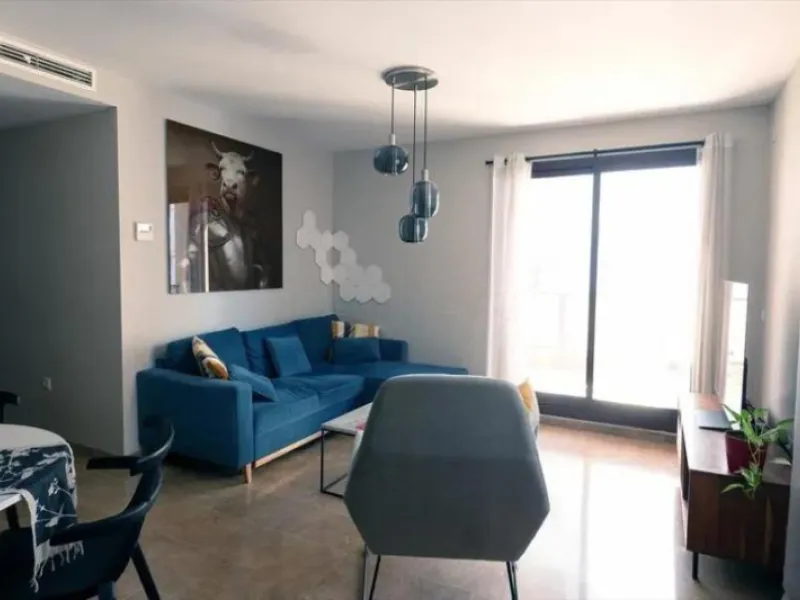 Discover this welcoming, bright, and airy apartment that combines light, comfort, and excellent features, ideal for year-round living or as an investment.