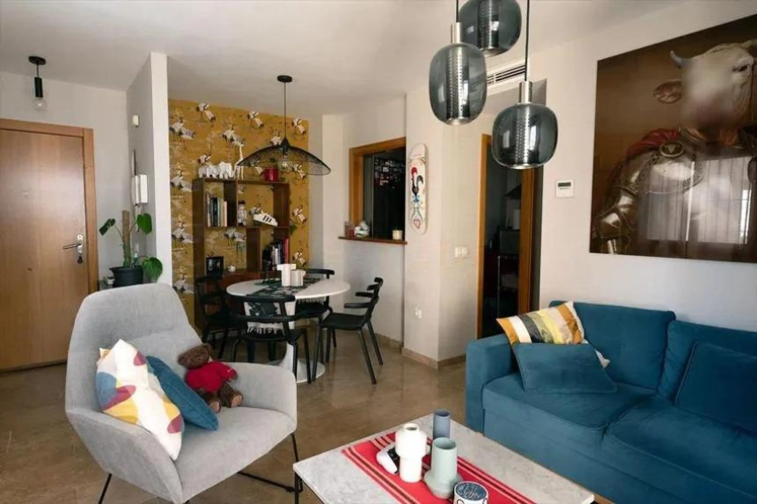 Discover this welcoming, bright, and airy apartment that combines light, comfort, and excellent features, ideal for year-round living or as an investment.