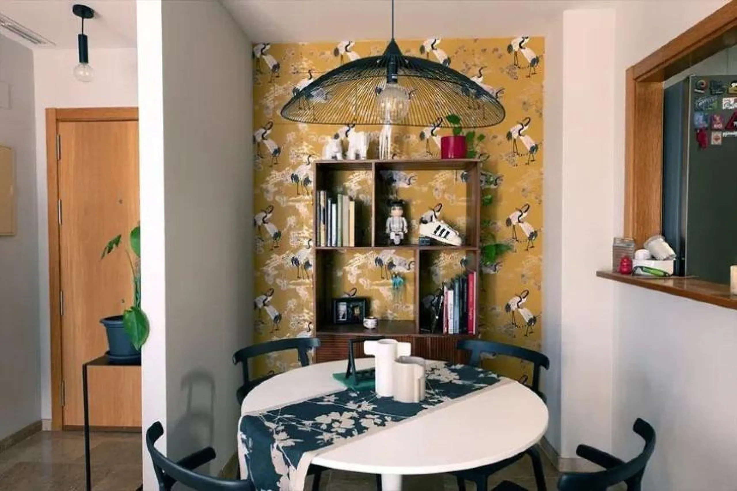 Discover this welcoming, bright, and airy apartment that combines light, comfort, and excellent features, ideal for year-round living or as an investment.