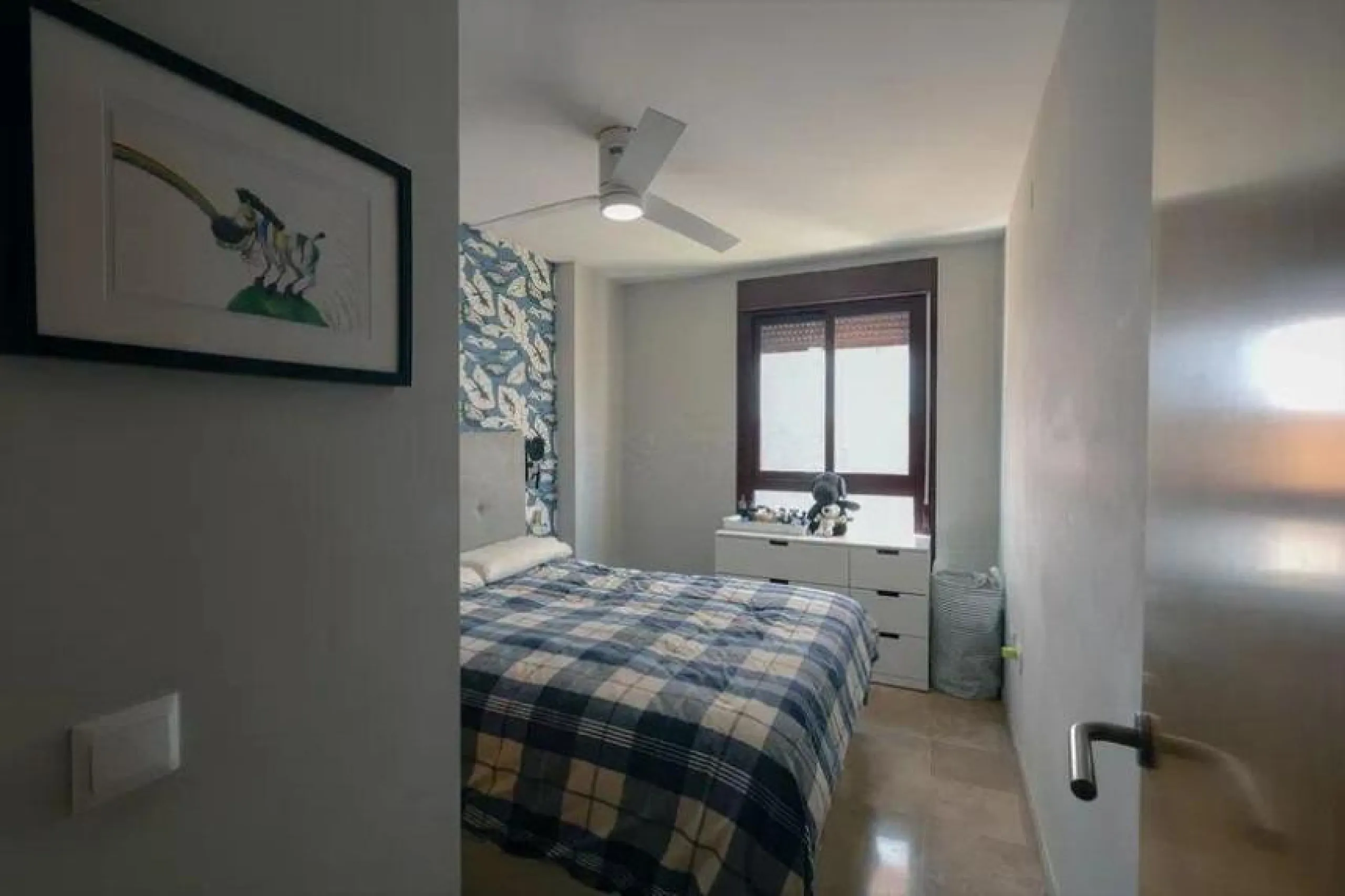 Discover this welcoming, bright, and airy apartment that combines light, comfort, and excellent features, ideal for year-round living or as an investment.