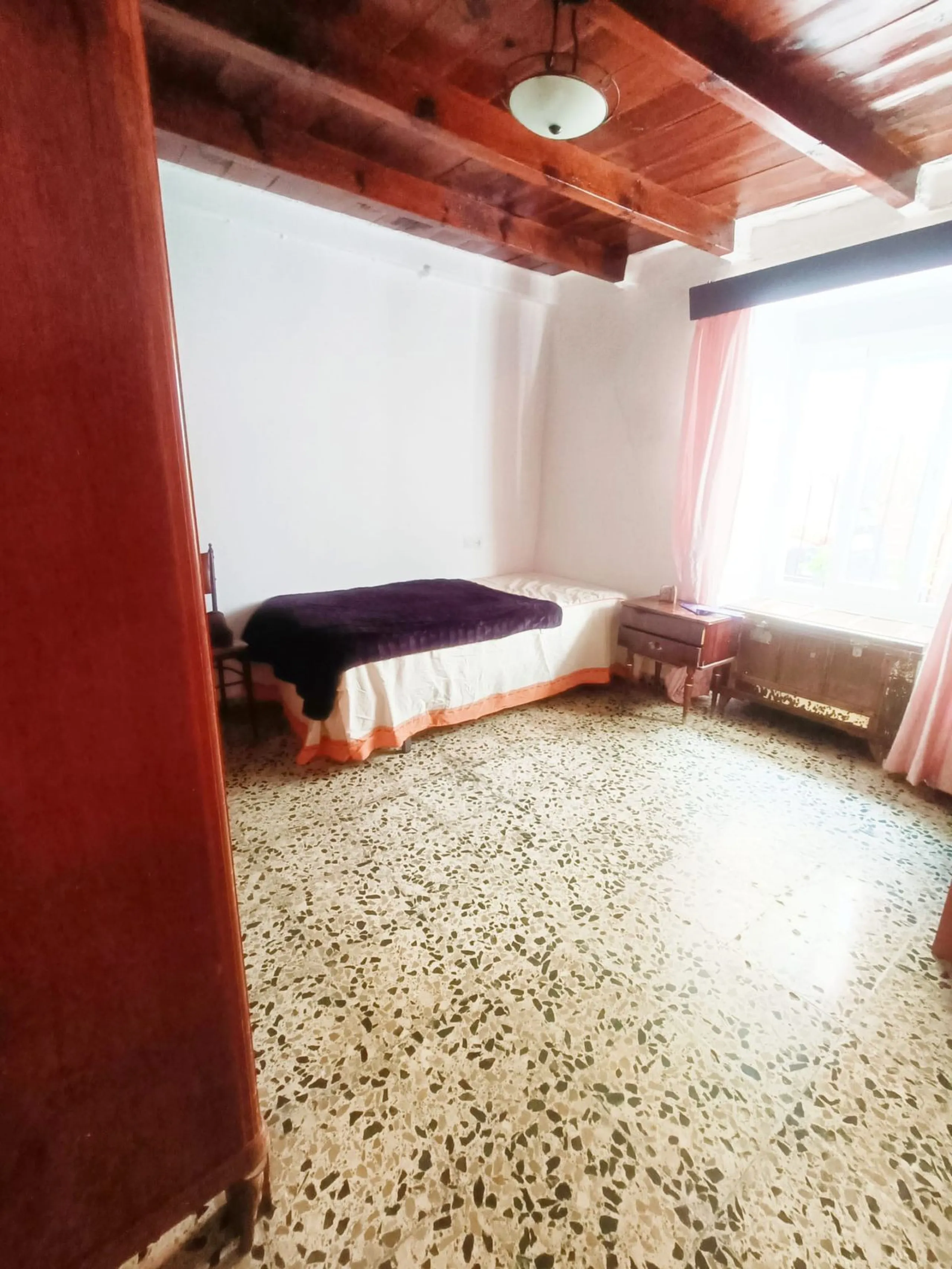 Classic Andalusian Independent House in Estepona's Historic Center – Prime Location Facing Plaza Francisco Umbral, Ideal for Renovation!